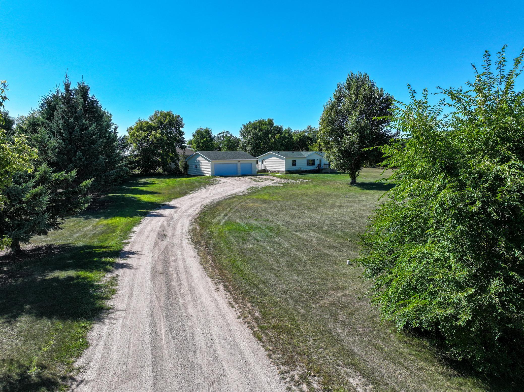 2003 single family home for sale at 1695 Sunset Access Road SE in Alexandria, MN — 3 bed, 2 bath (photo 33 of 50)