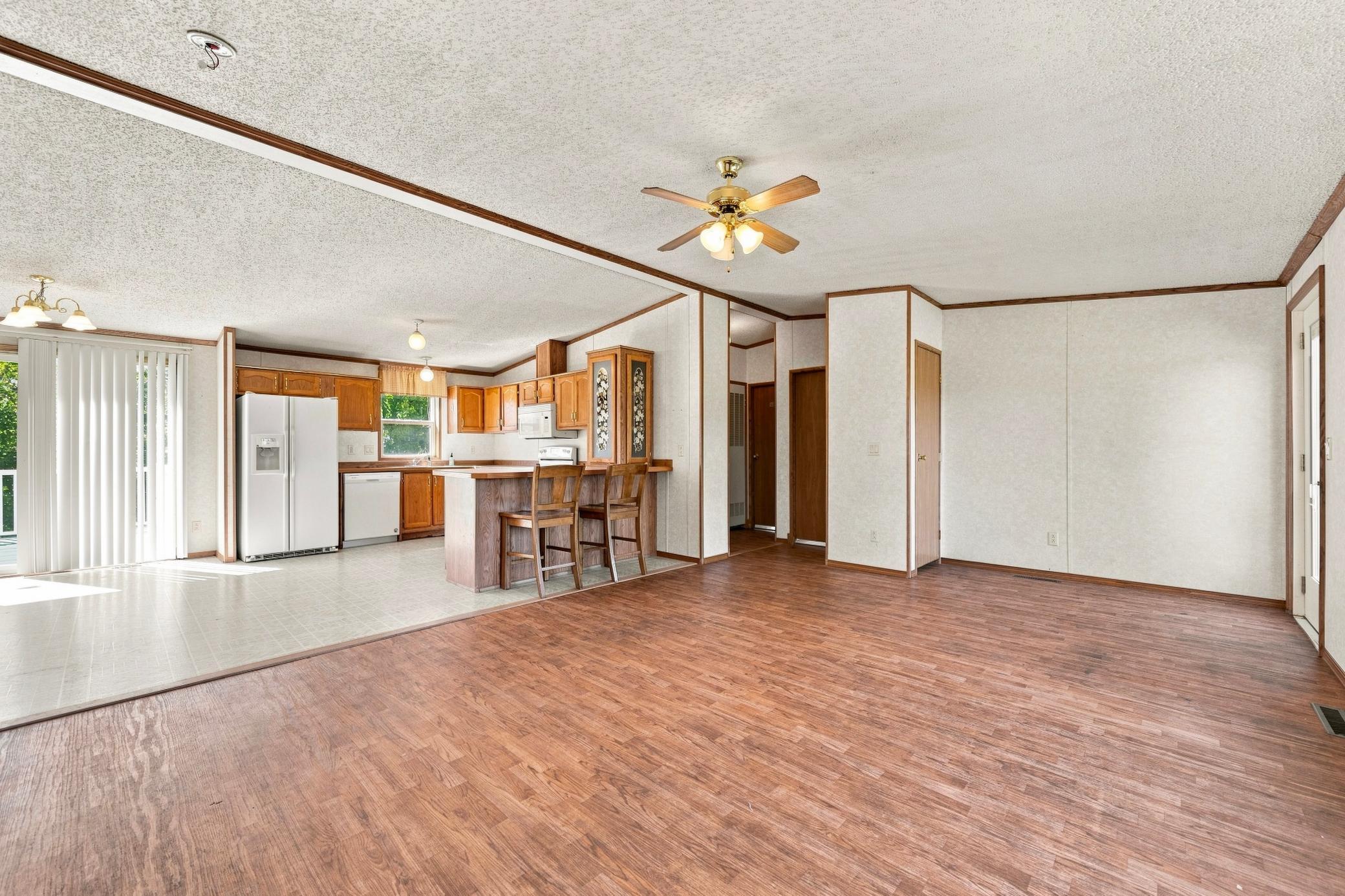 2003 single family home for sale at 1695 Sunset Access Road SE in Alexandria, MN — 3 bed, 2 bath (photo 5 of 50)
