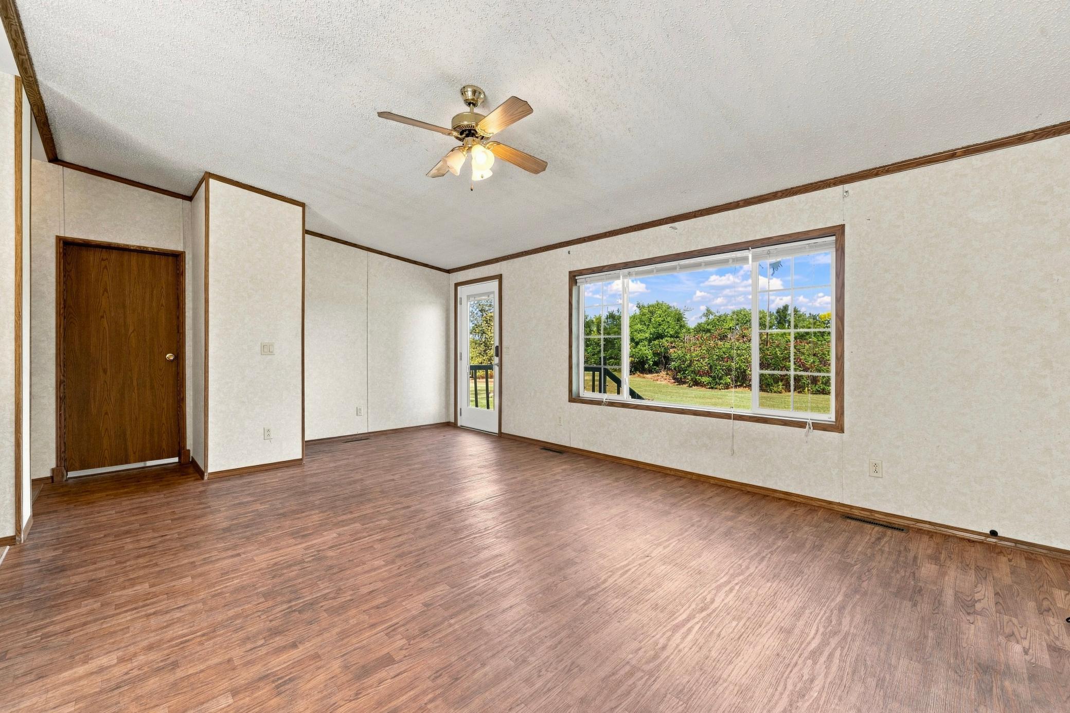 2003 single family home for sale at 1695 Sunset Access Road SE in Alexandria, MN — 3 bed, 2 bath (photo 6 of 50)