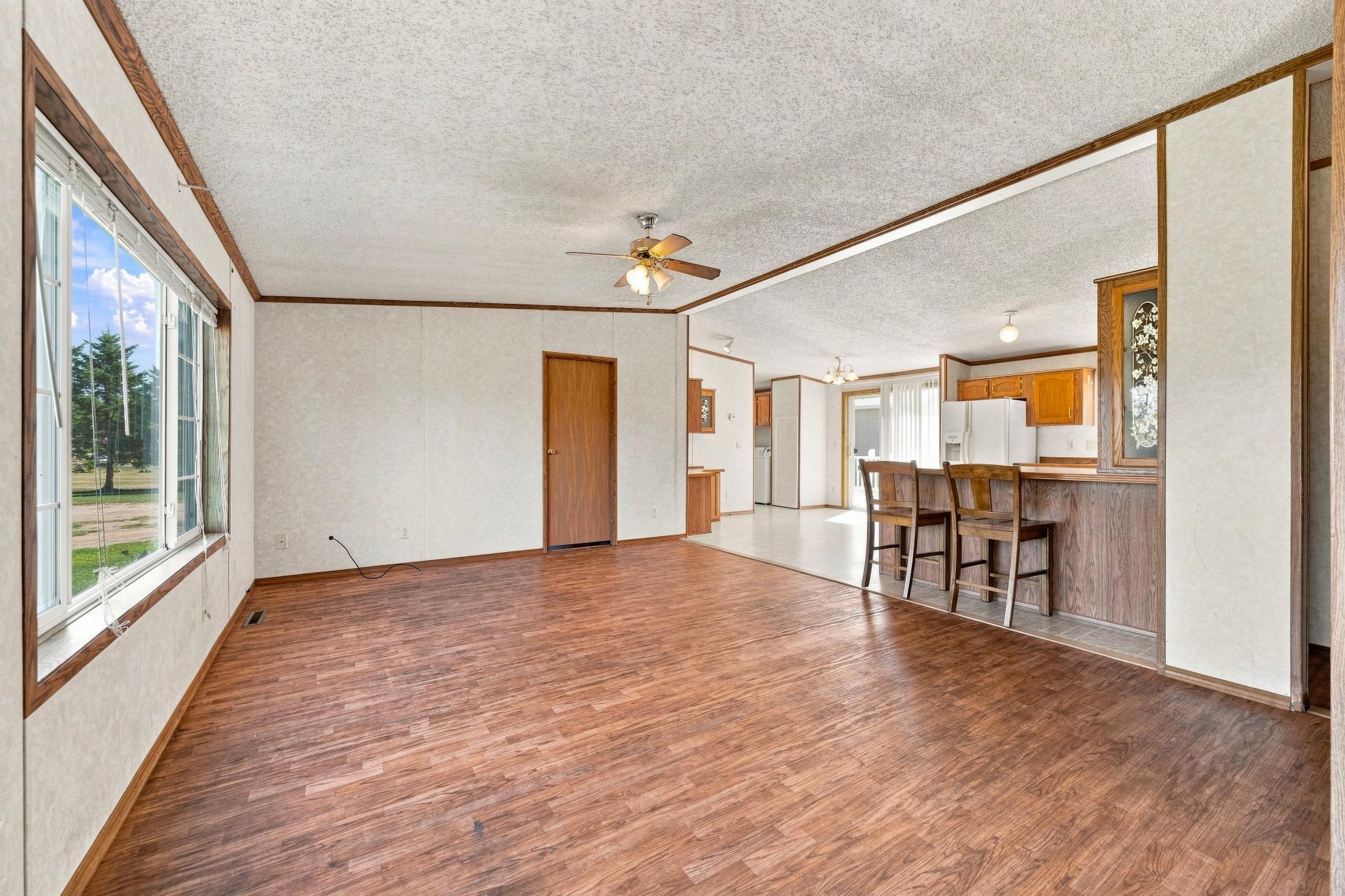 2003 single family home for sale at 1695 Sunset Access Road SE in Alexandria, MN — 3 bed, 2 bath (photo 7 of 50)