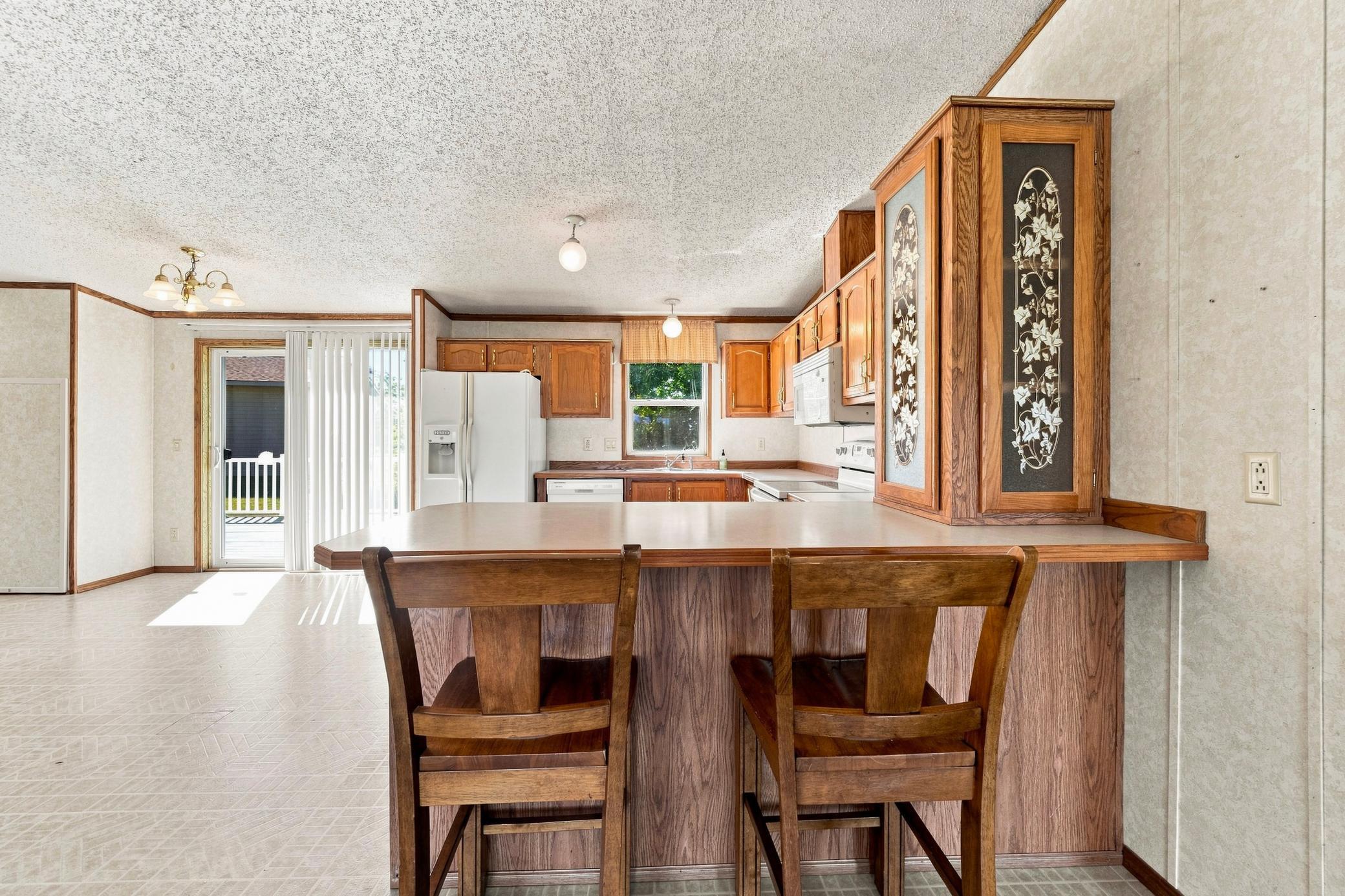 2003 single family home for sale at 1695 Sunset Access Road SE in Alexandria, MN — 3 bed, 2 bath (photo 9 of 50)