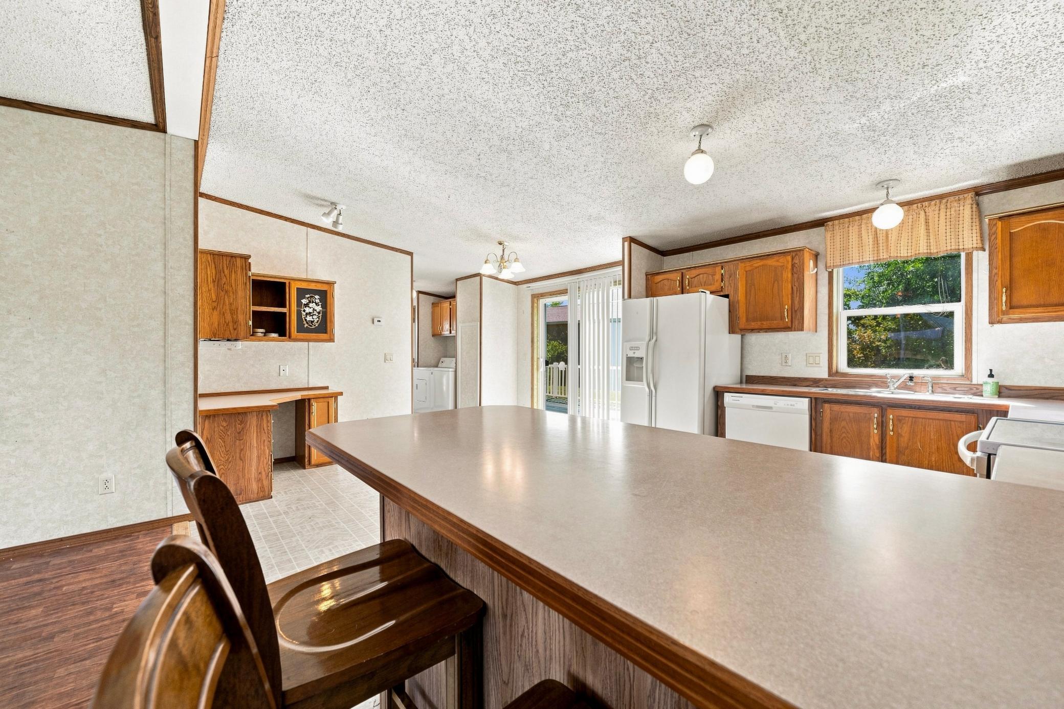 2003 single family home for sale at 1695 Sunset Access Road SE in Alexandria, MN — 3 bed, 2 bath (photo 10 of 50)