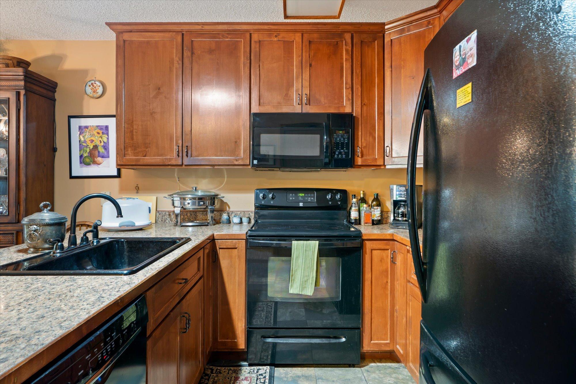 1991 townhouse for sale at 35457 Riverwood Court, Unit 62 in Crosslake, MN — 2 bed, 1 bath (photo 5 of 40)