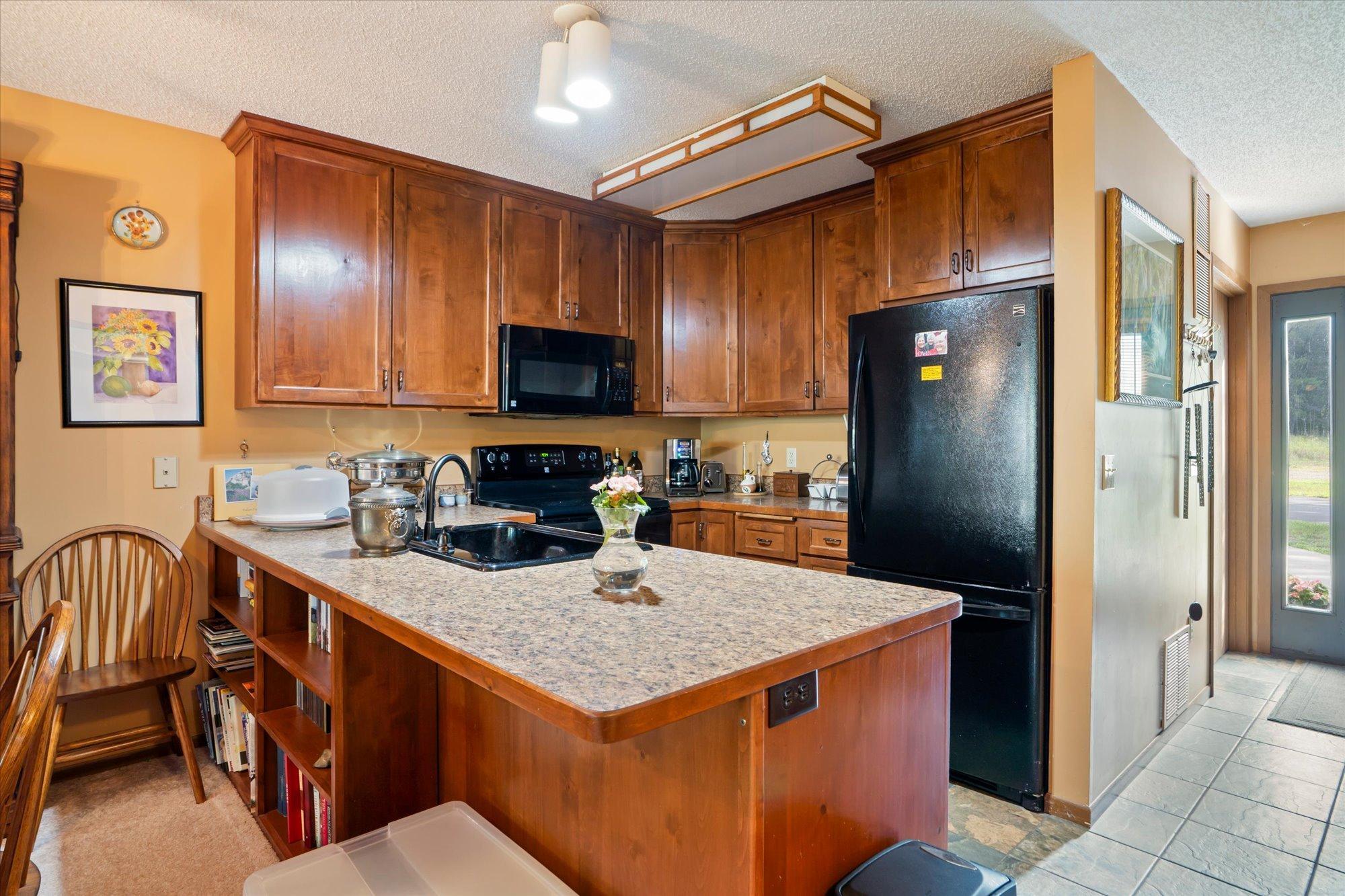 1991 townhouse for sale at 35457 Riverwood Court, Unit 62 in Crosslake, MN — 2 bed, 1 bath (photo 6 of 40)