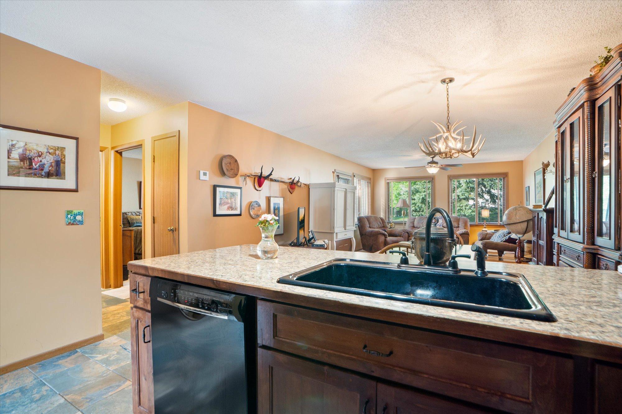1991 townhouse for sale at 35457 Riverwood Court, Unit 62 in Crosslake, MN — 2 bed, 1 bath (photo 7 of 40)
