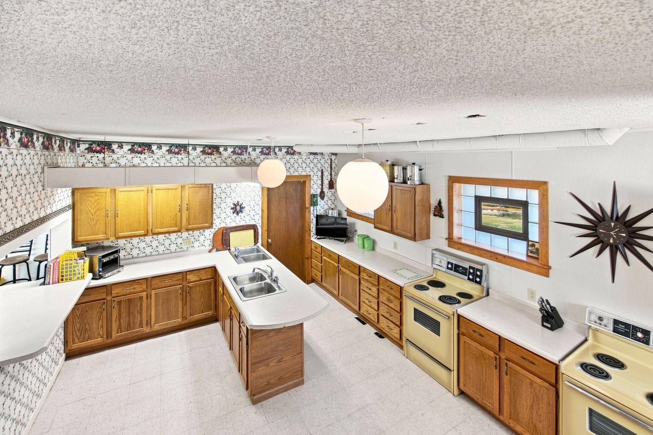 1960 single family home for sale at 639 Front Street in Gardner, ND — 1 bed, 1 bath (photo 13 of 25)