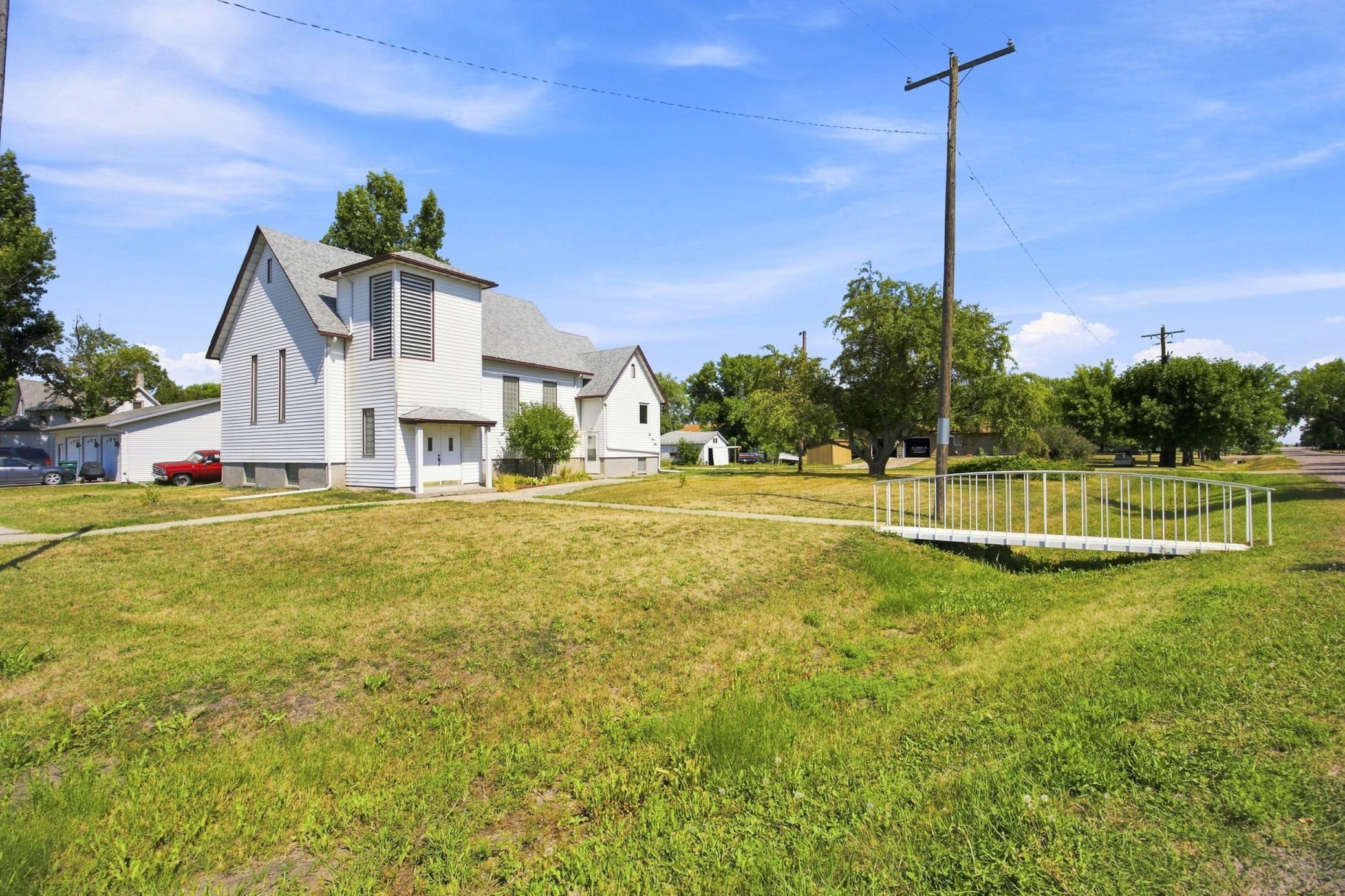 1960 single family home for sale at 639 Front Street in Gardner, ND — 1 bed, 1 bath (photo 20 of 25)