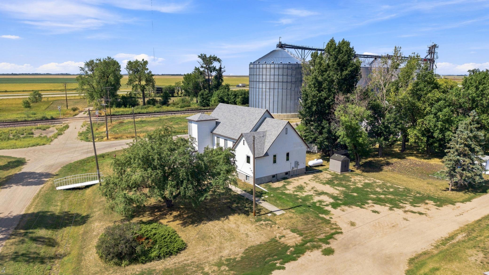 1960 single family home for sale at 639 Front Street in Gardner, ND — 1 bed, 1 bath (photo 22 of 25)