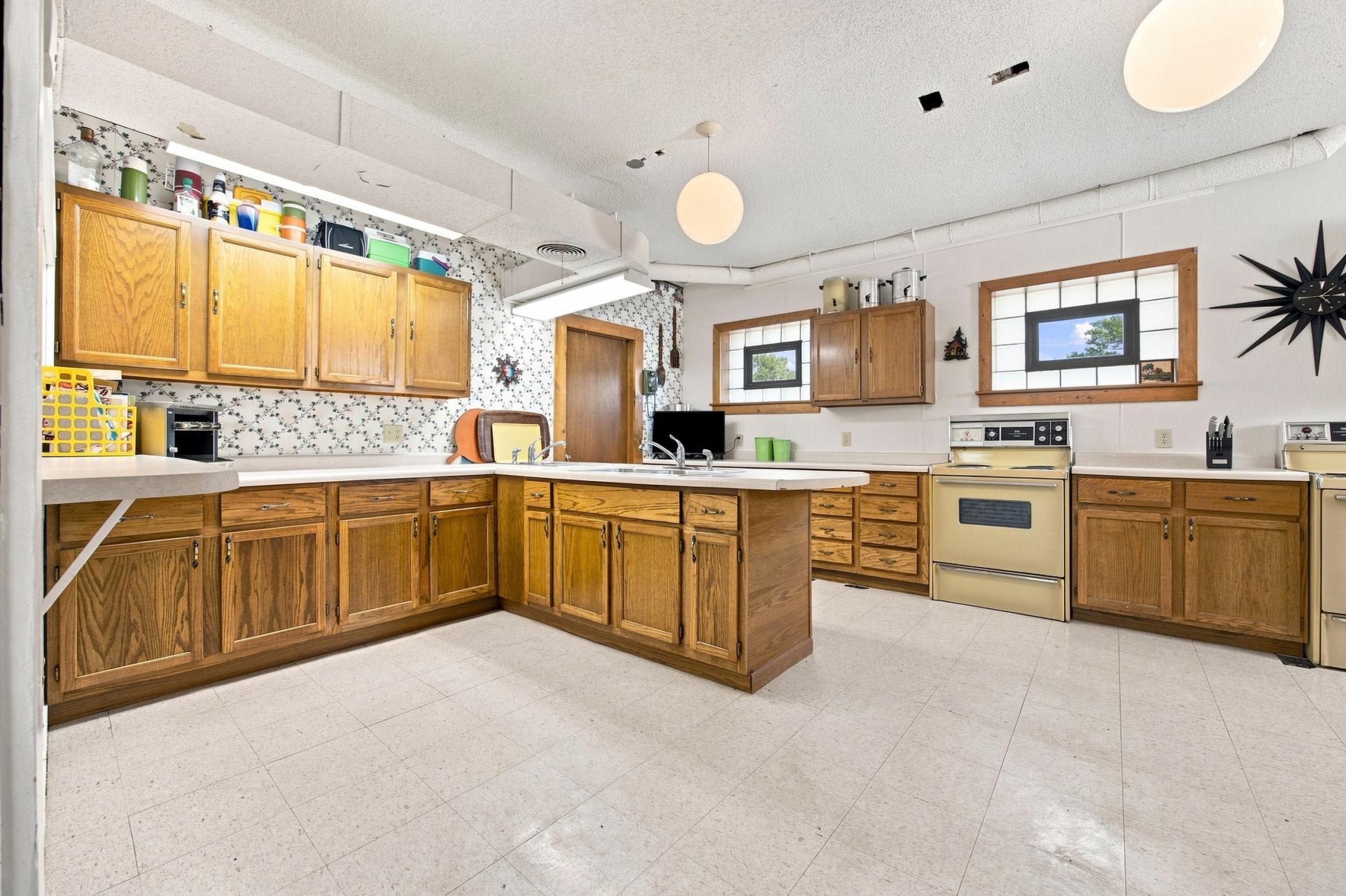 1960 single family home for sale at 639 Front Street in Gardner, ND — 1 bed, 1 bath (photo 10 of 25)