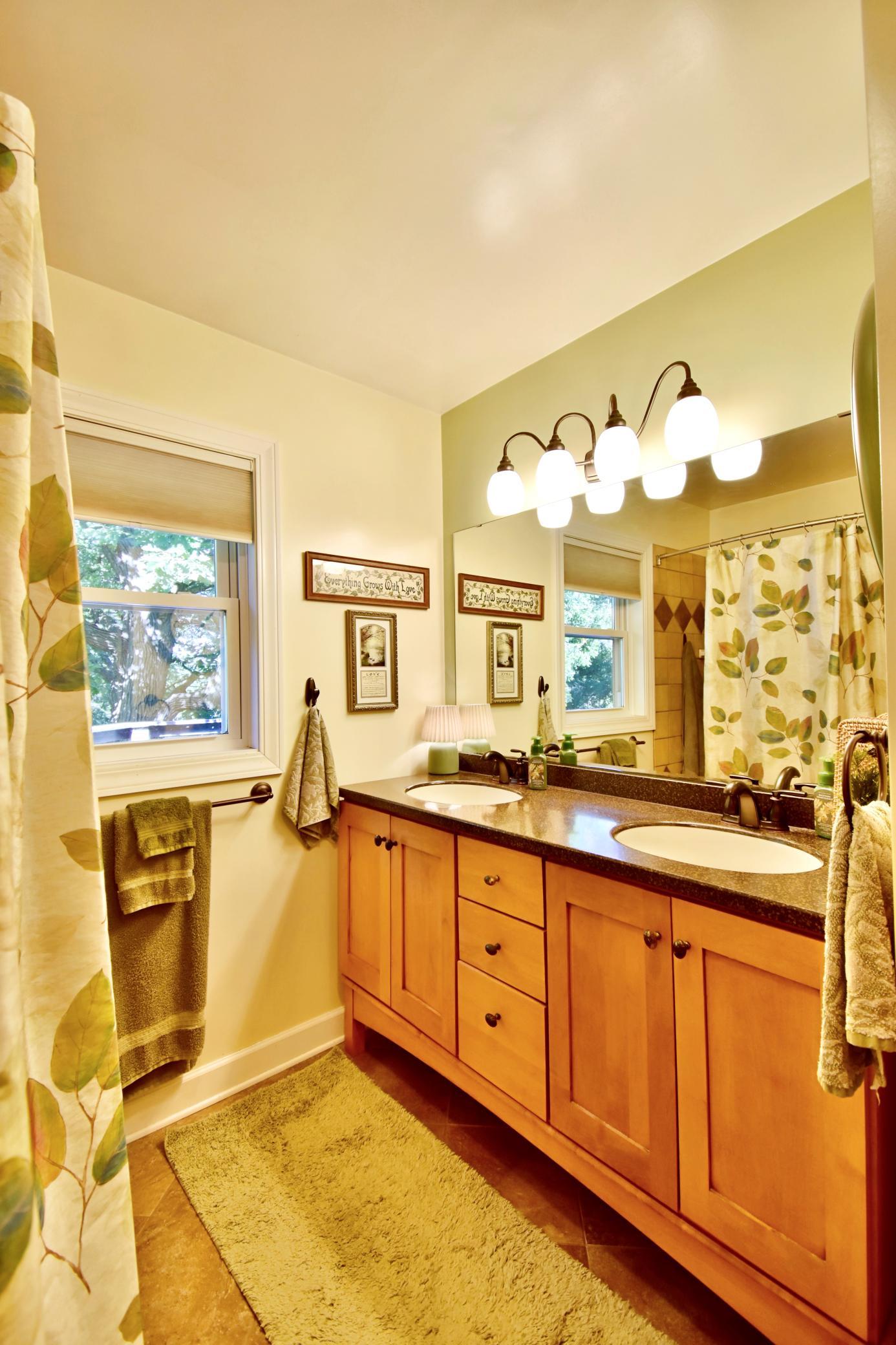 1958 single family home for sale at 800 Bryant Street in Alexandria, MN — 4 bed, 3 bath (photo 17 of 73)