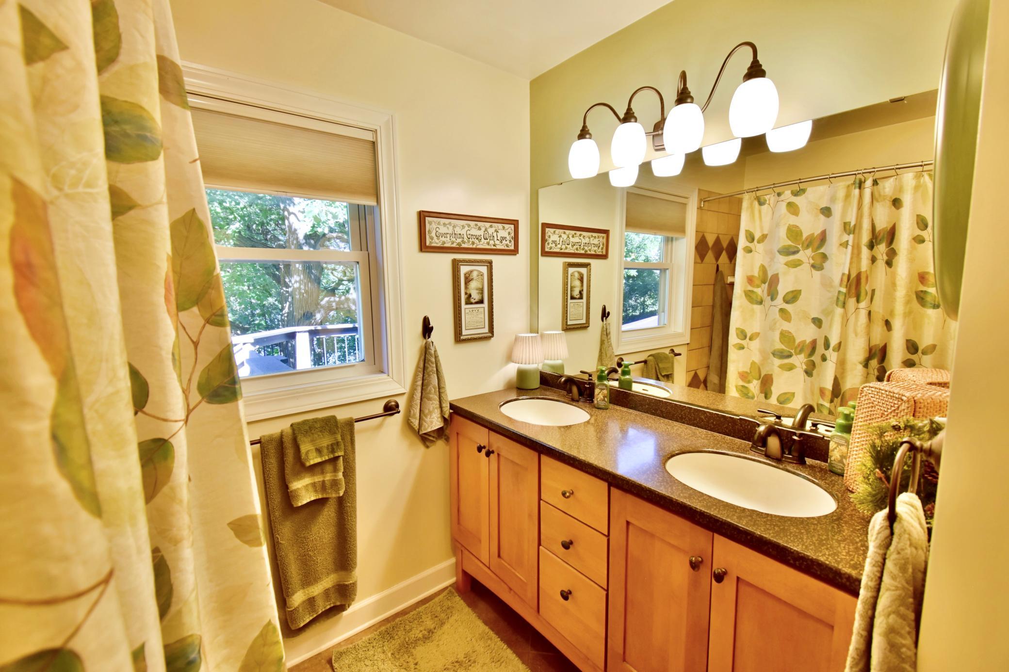 1958 single family home for sale at 800 Bryant Street in Alexandria, MN — 4 bed, 3 bath (photo 18 of 73)