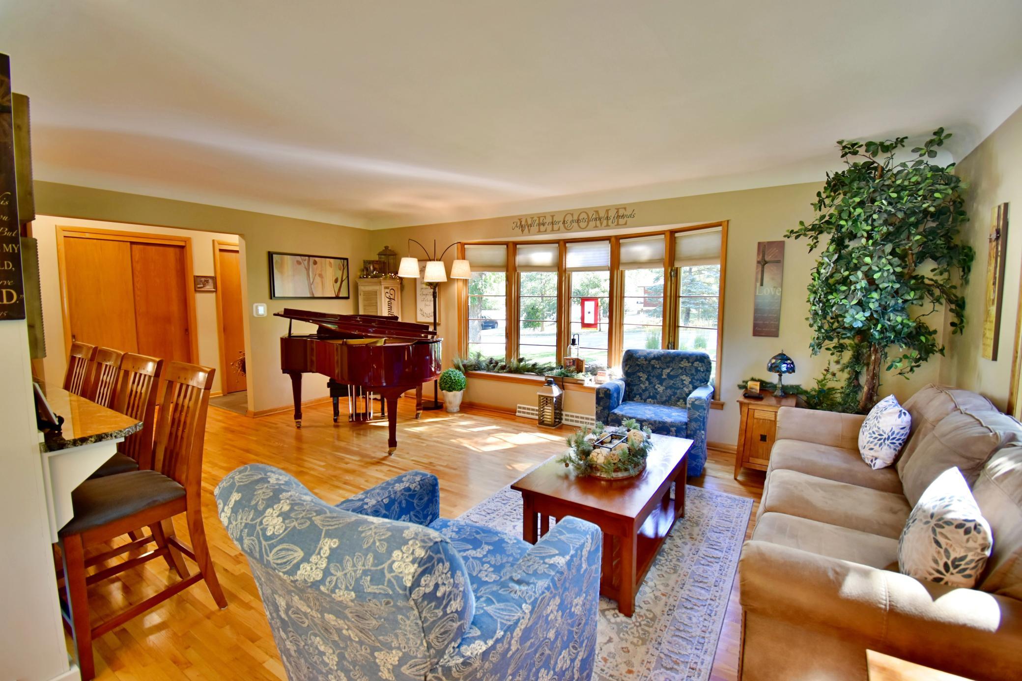 1958 single family home for sale at 800 Bryant Street in Alexandria, MN — 4 bed, 3 bath (photo 8 of 73)