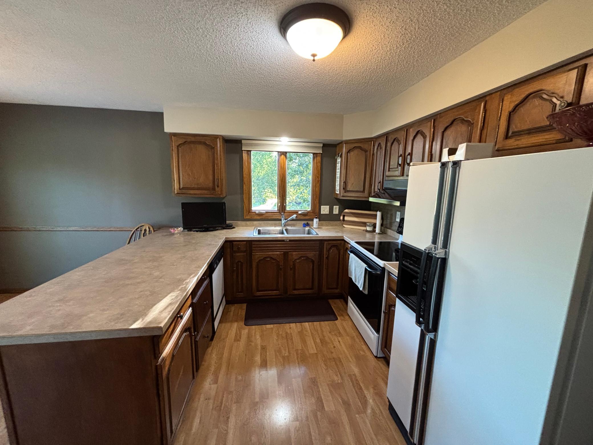 1977 single family home for sale at 14372 Riverbend Trail in Thief River Falls, MN — 4 bed, 2 bath (photo 13 of 44)