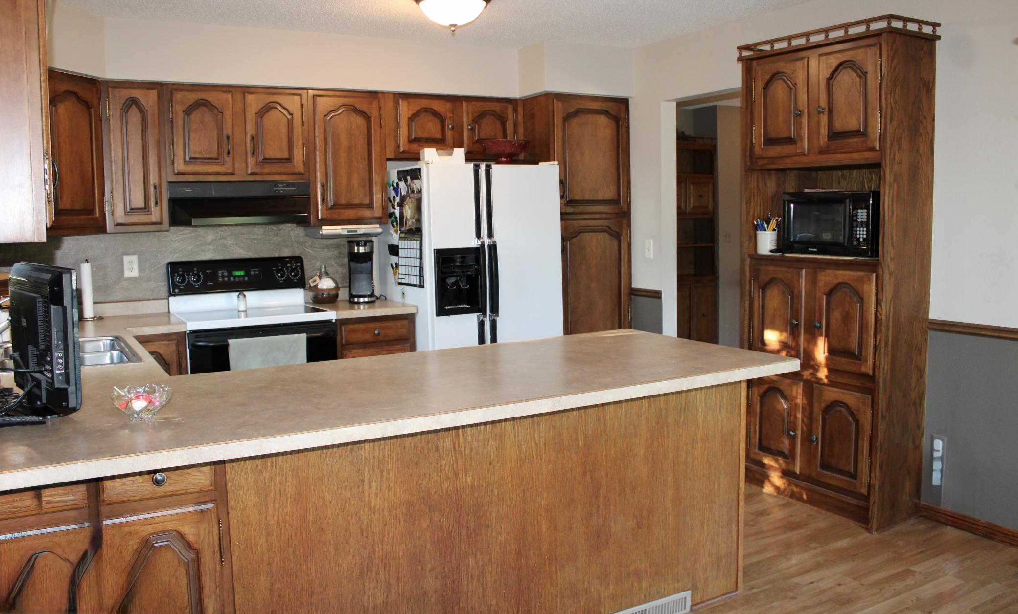 1977 single family home for sale at 14372 Riverbend Trail in Thief River Falls, MN — 4 bed, 2 bath (photo 18 of 44)