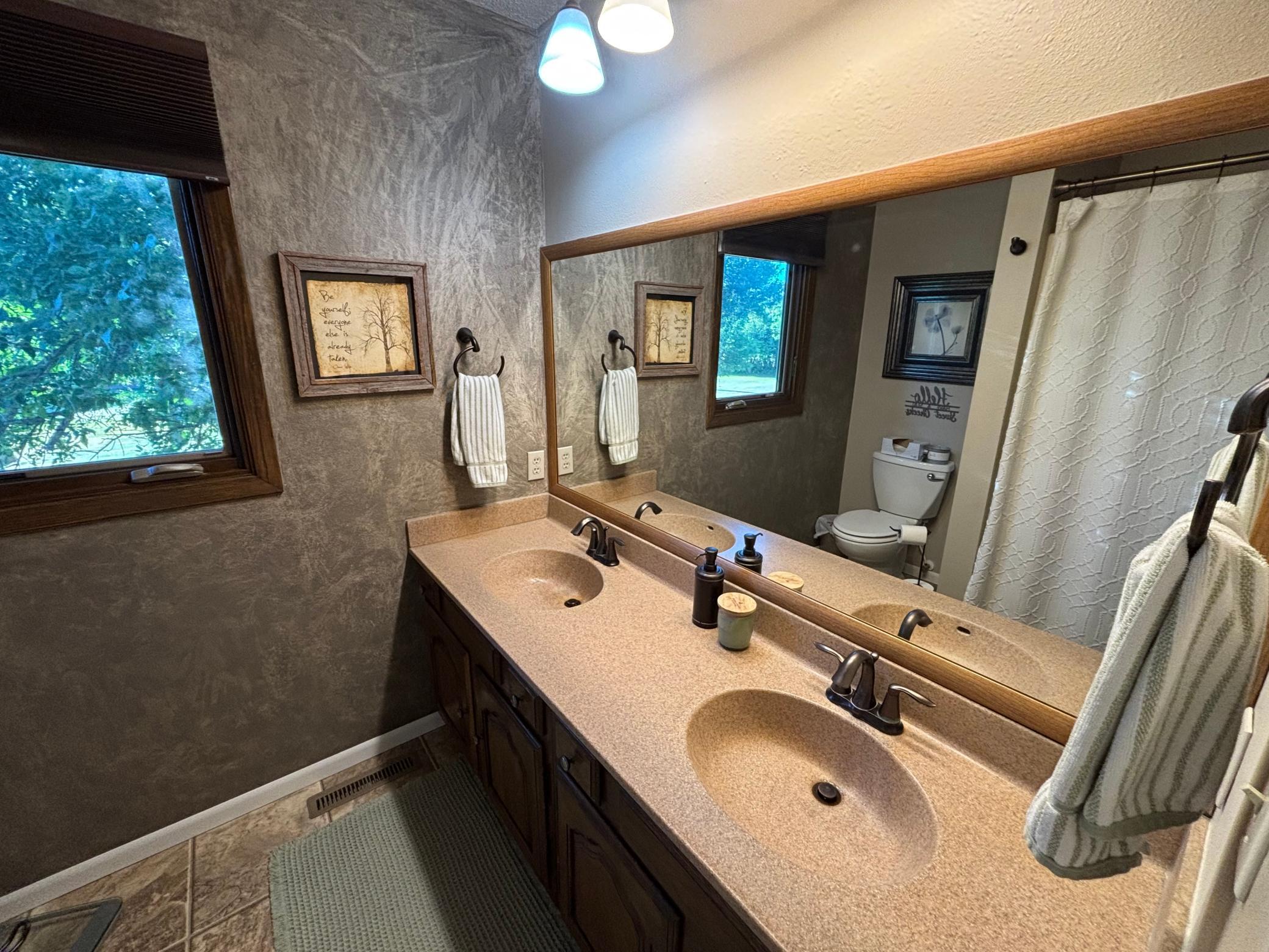 1977 single family home for sale at 14372 Riverbend Trail in Thief River Falls, MN — 4 bed, 2 bath (photo 20 of 44)
