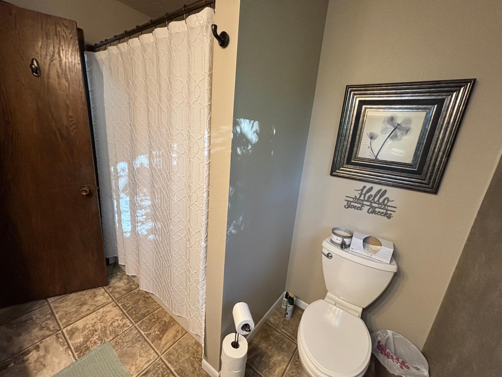 1977 single family home for sale at 14372 Riverbend Trail in Thief River Falls, MN — 4 bed, 2 bath (photo 21 of 44)