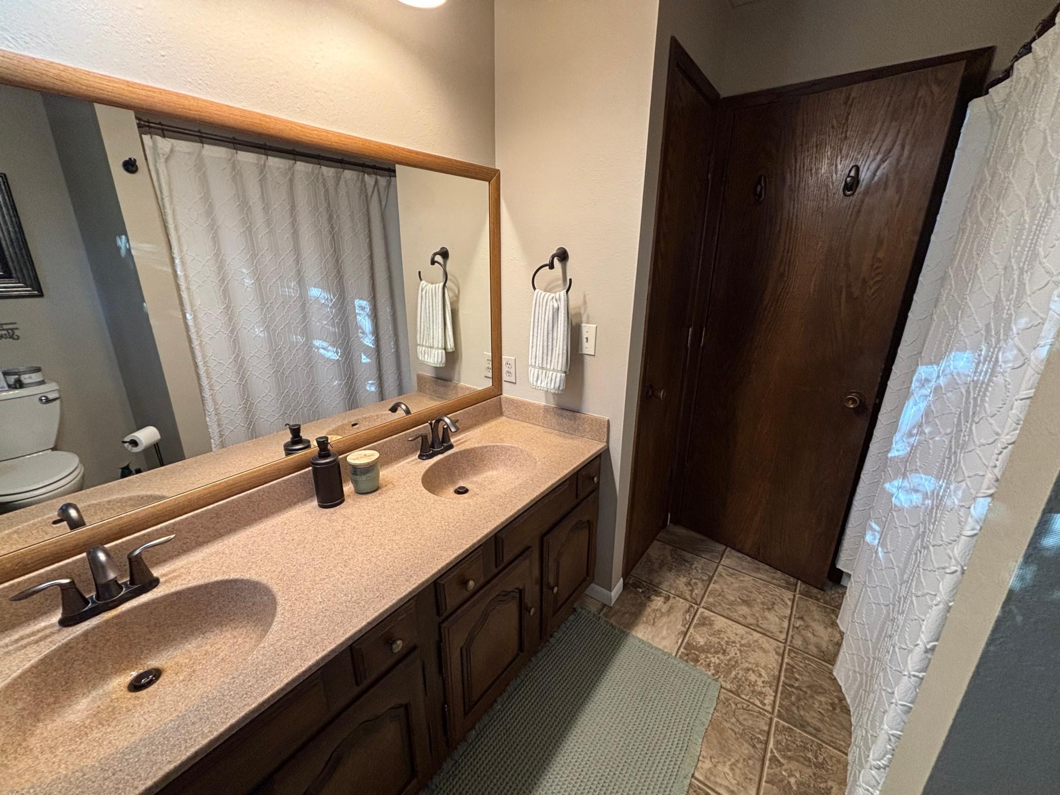 1977 single family home for sale at 14372 Riverbend Trail in Thief River Falls, MN — 4 bed, 2 bath (photo 22 of 44)