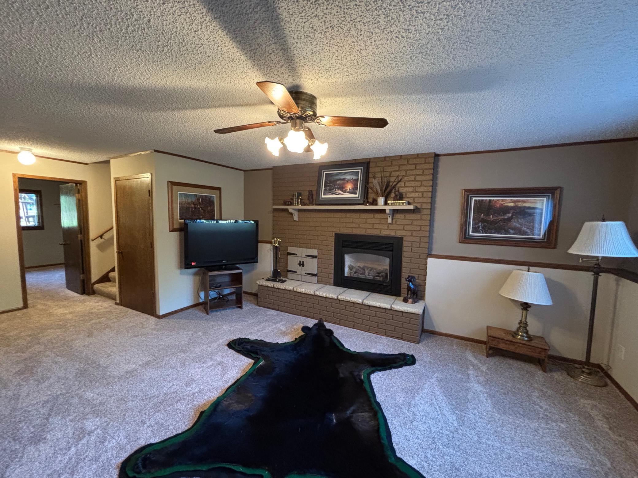 1977 single family home for sale at 14372 Riverbend Trail in Thief River Falls, MN — 4 bed, 2 bath (photo 31 of 44)