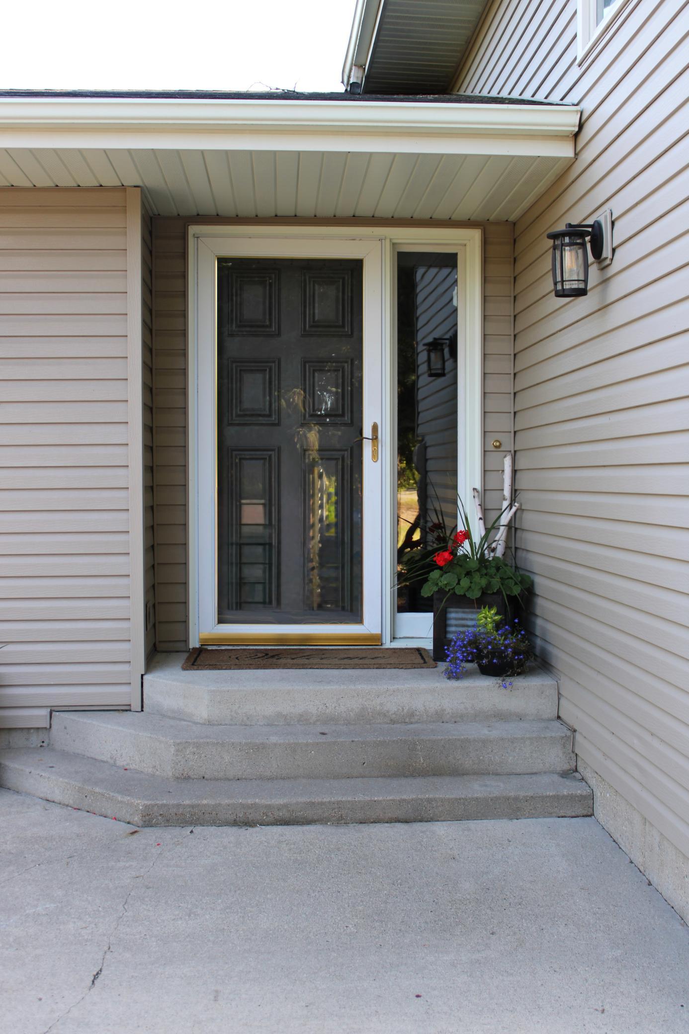 1977 single family home for sale at 14372 Riverbend Trail in Thief River Falls, MN — 4 bed, 2 bath (photo 8 of 44)