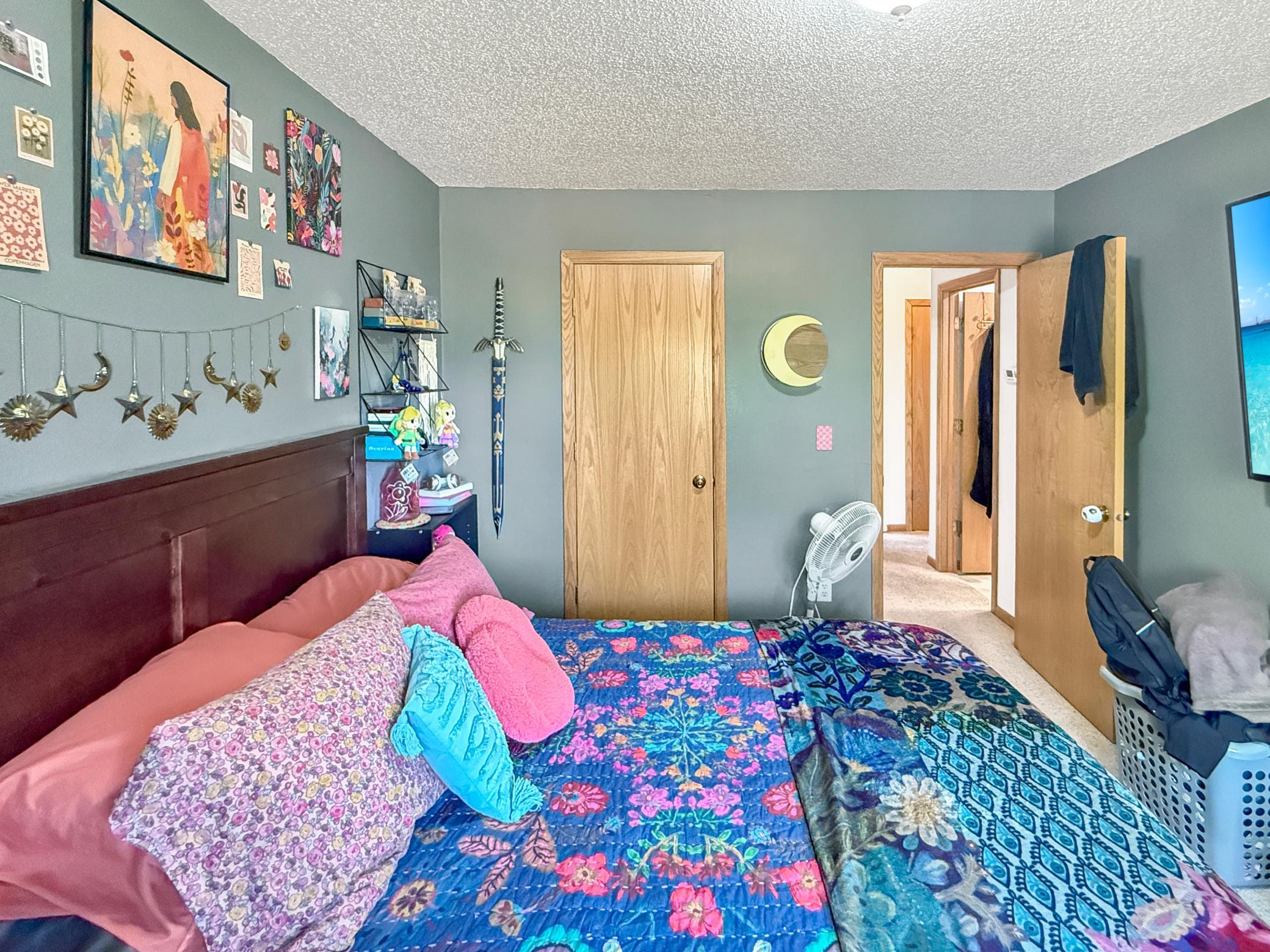 2005 single family home for sale at 105 Walborg Avenue NE in Bemidji, MN — 4 bed, 2 bath (photo 12 of 18)