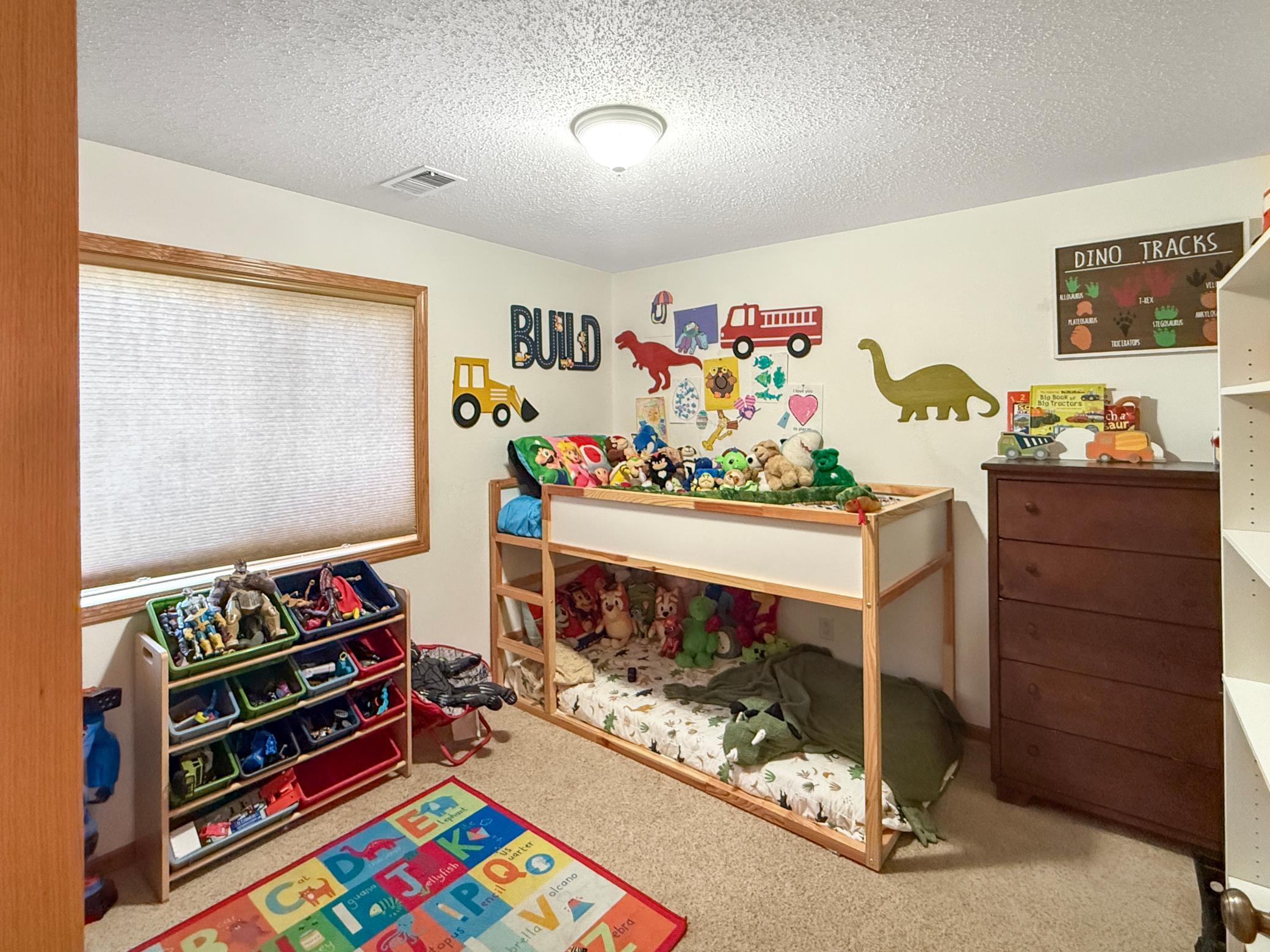 2005 single family home for sale at 105 Walborg Avenue NE in Bemidji, MN — 4 bed, 2 bath (photo 15 of 18)