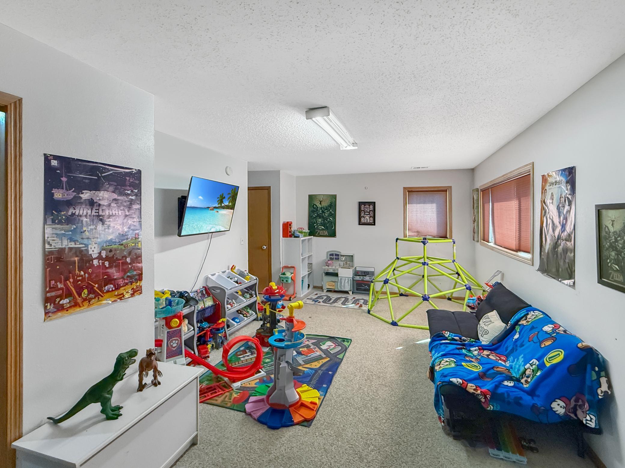 2005 single family home for sale at 105 Walborg Avenue NE in Bemidji, MN — 4 bed, 2 bath (photo 16 of 18)