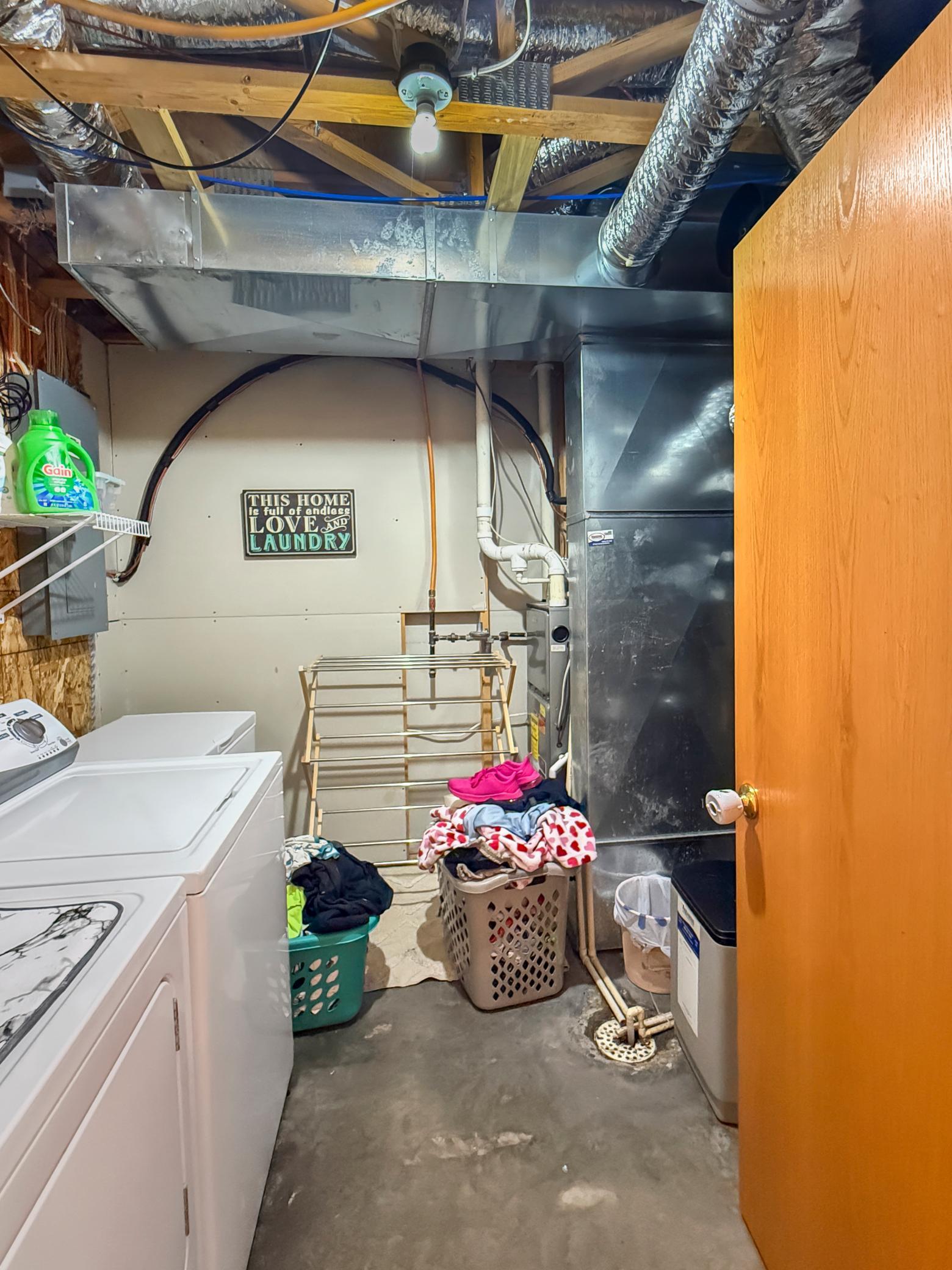 2005 single family home for sale at 105 Walborg Avenue NE in Bemidji, MN — 4 bed, 2 bath (photo 18 of 18)