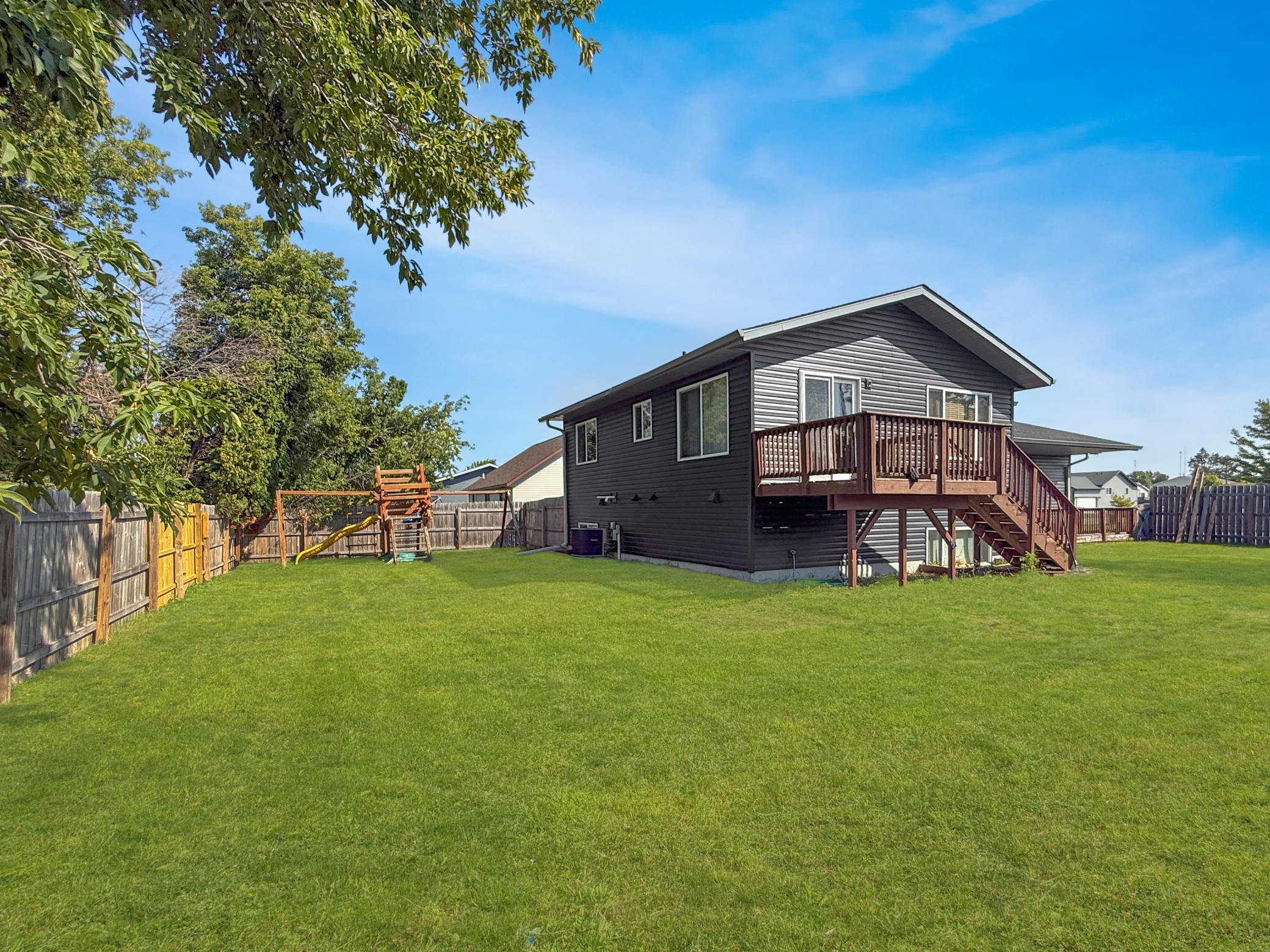 2005 single family home for sale at 105 Walborg Avenue NE in Bemidji, MN — 4 bed, 2 bath (photo 5 of 18)