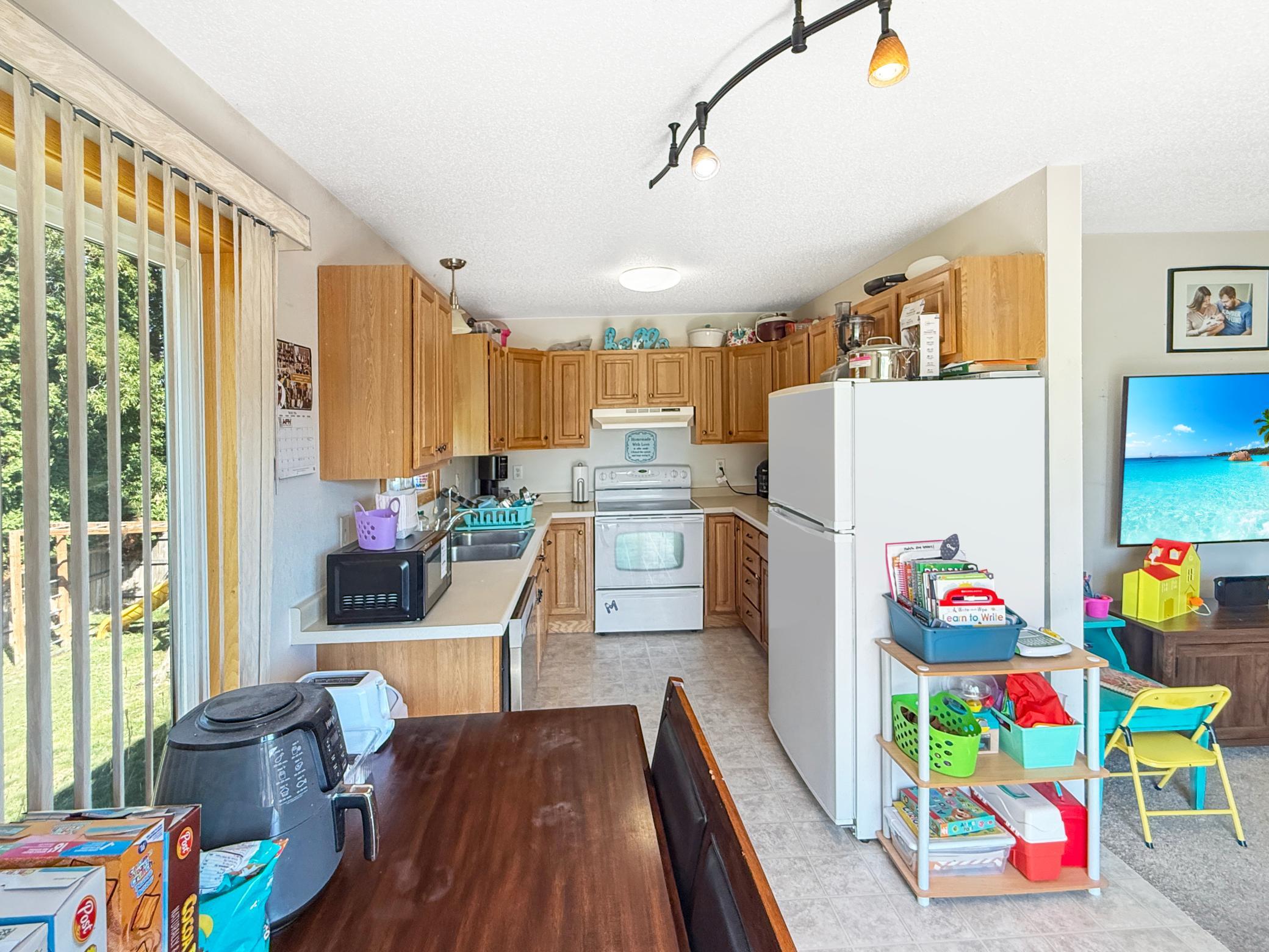 2005 single family home for sale at 105 Walborg Avenue NE in Bemidji, MN — 4 bed, 2 bath (photo 7 of 18)