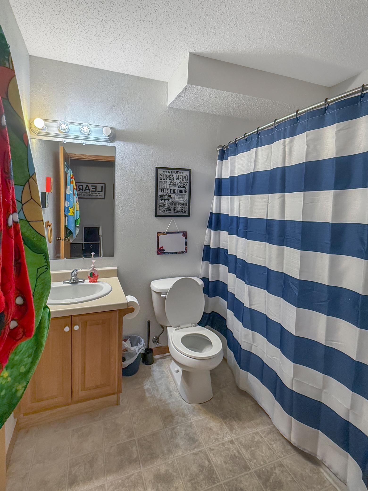 2005 single family home for sale at 105 Walborg Avenue NE in Bemidji, MN — 4 bed, 2 bath (photo 9 of 18)