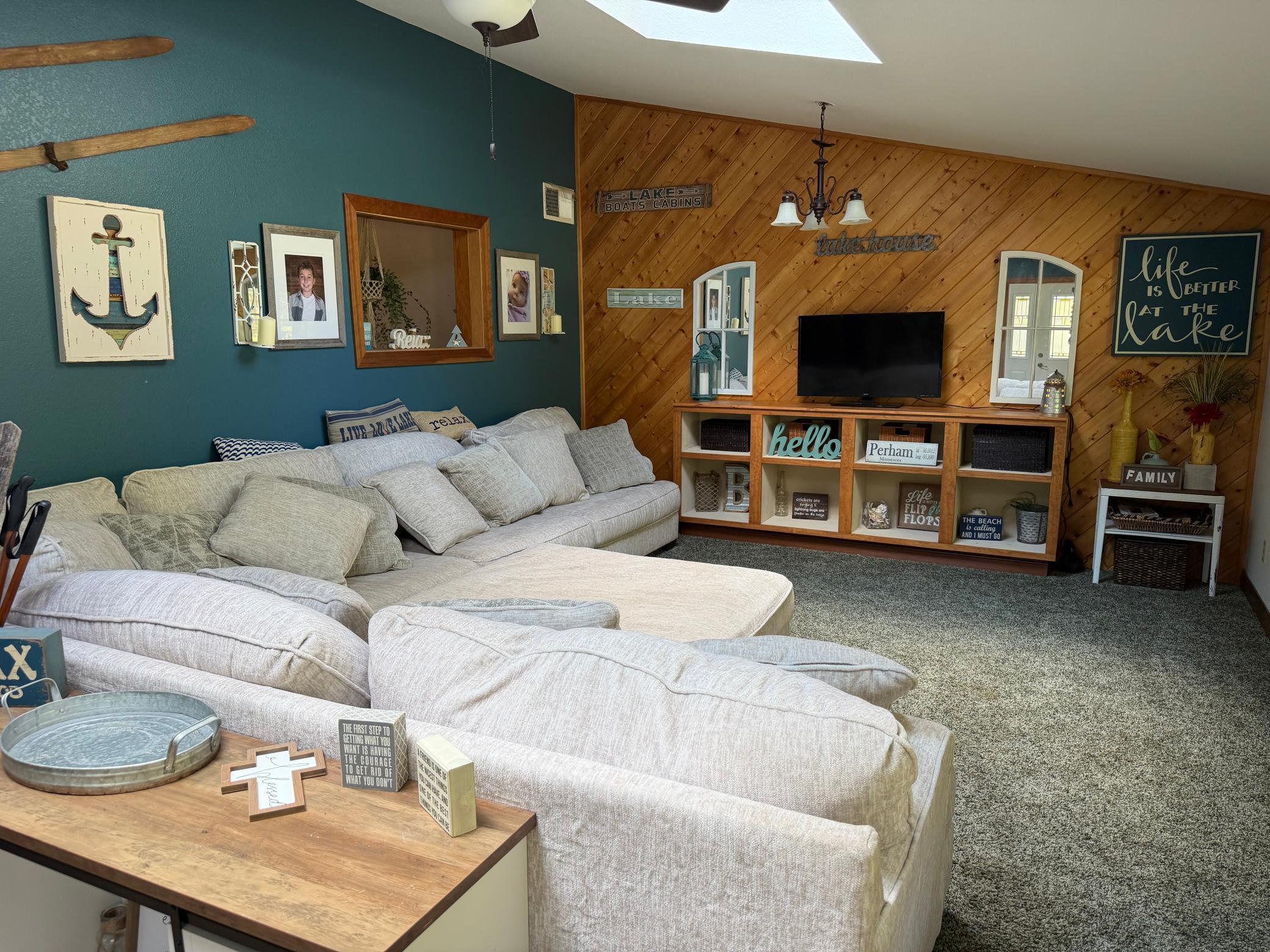 1978 single family home for sale at 44011 W Paul Lake Drive in Perham, MN — 4 bed, 3 bath (photo 6 of 14)