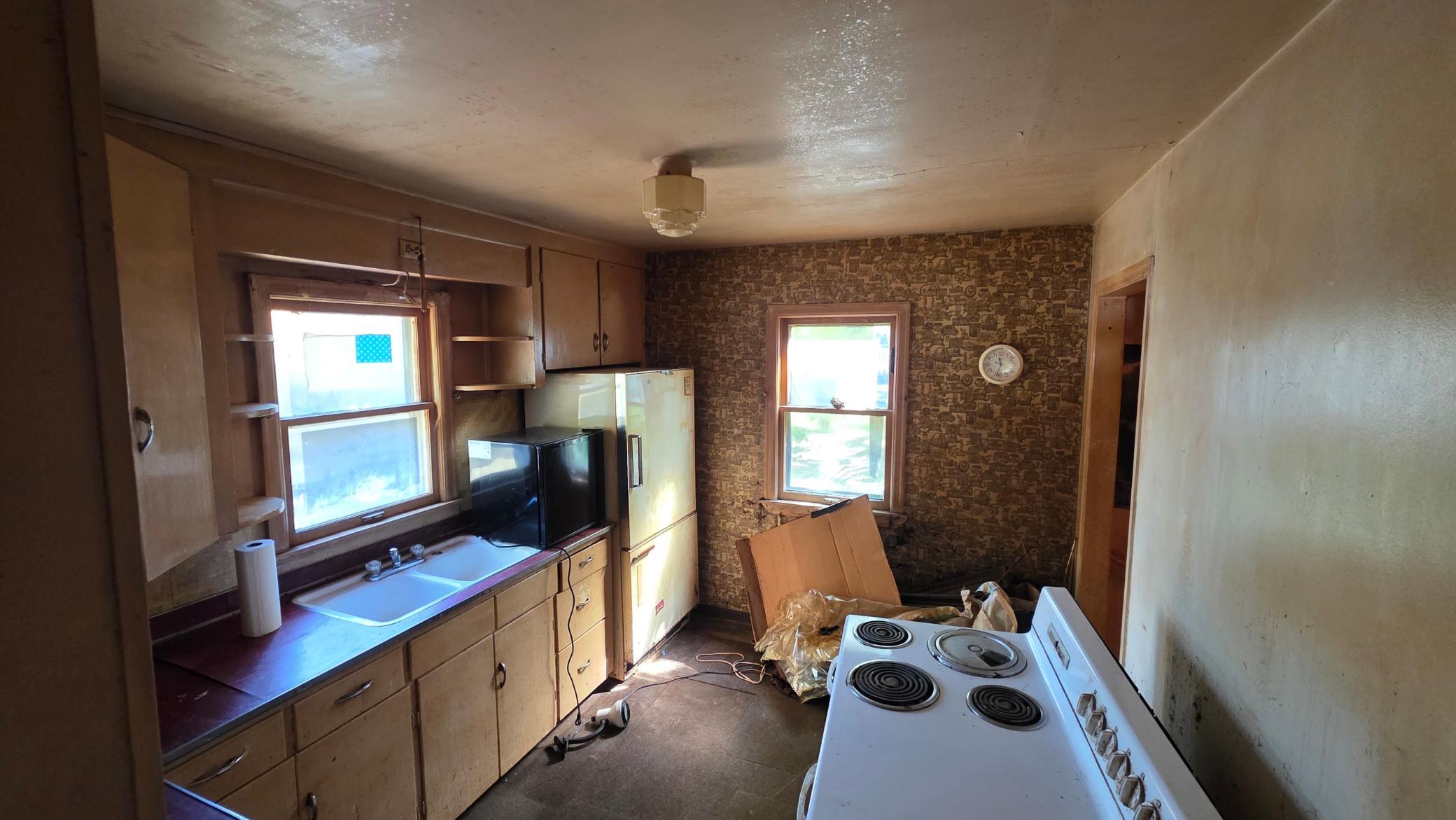 1947 single family home for sale at 1540 14 1/2 Street S in Fargo, ND — 1 bed, 1 bath (photo 5 of 12)