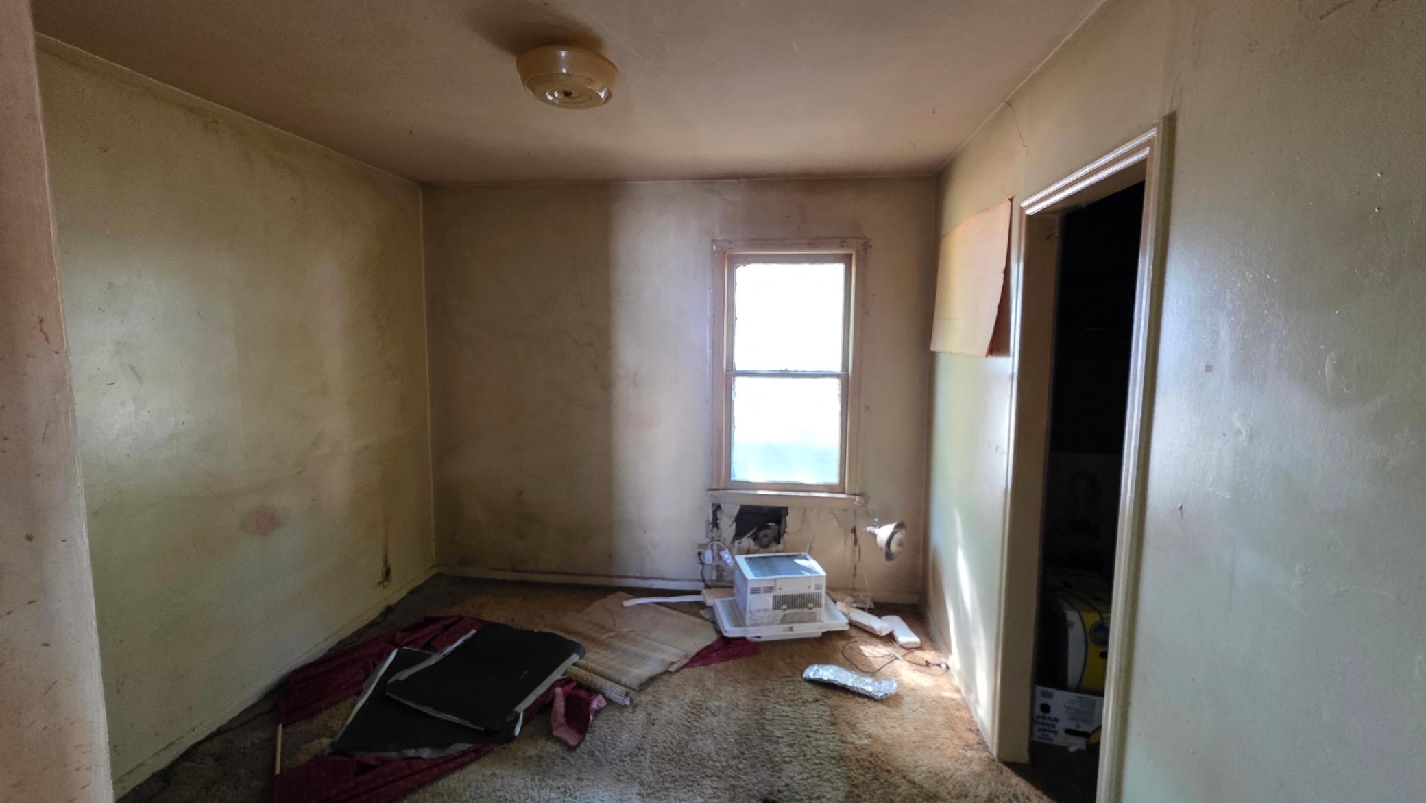 1947 single family home for sale at 1540 14 1/2 Street S in Fargo, ND — 1 bed, 1 bath (photo 8 of 12)