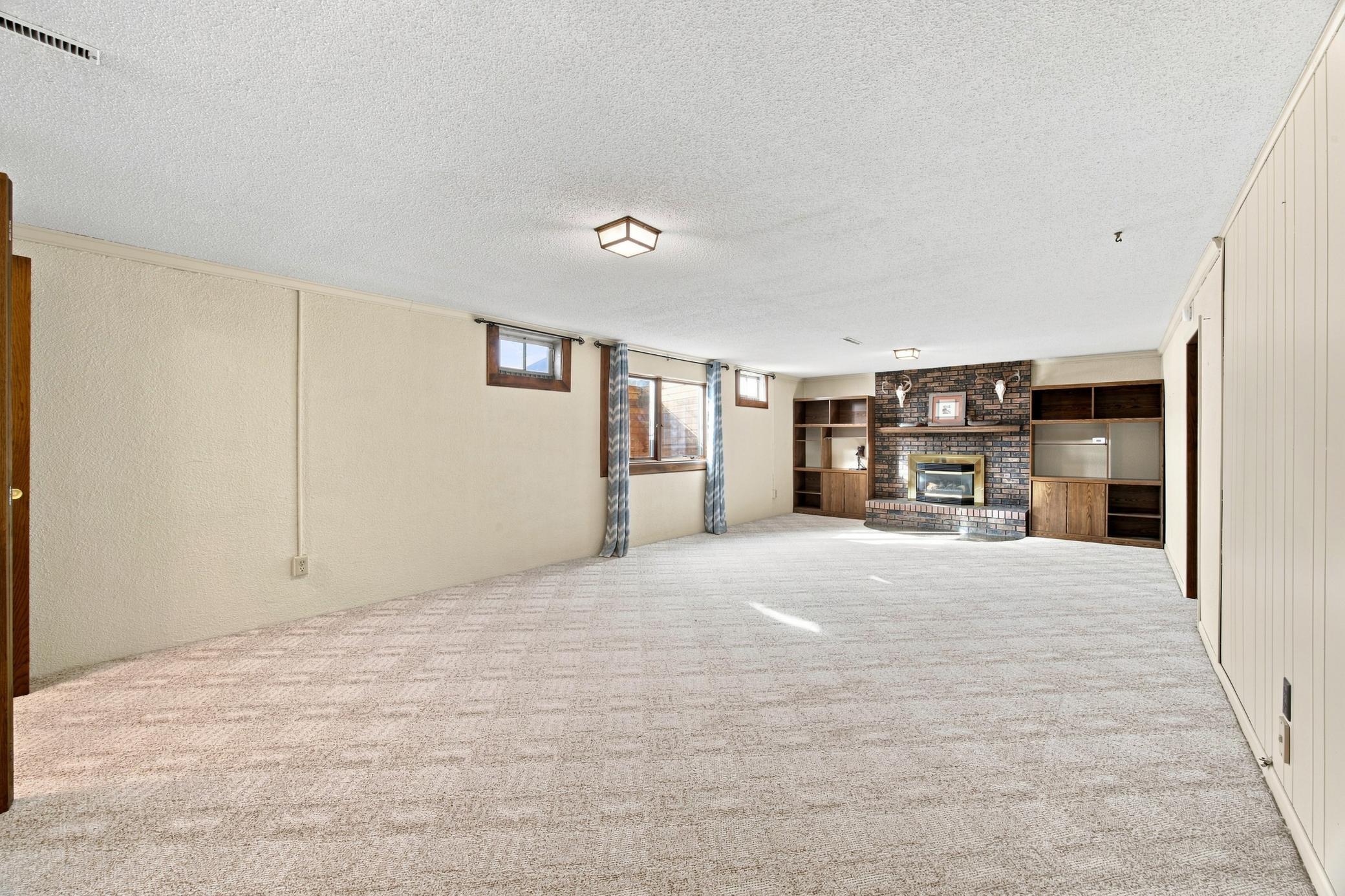 1974 single family home for sale at 3657 River Drive S in Fargo, ND — 4 bed, 3 bath (photo 24 of 50)