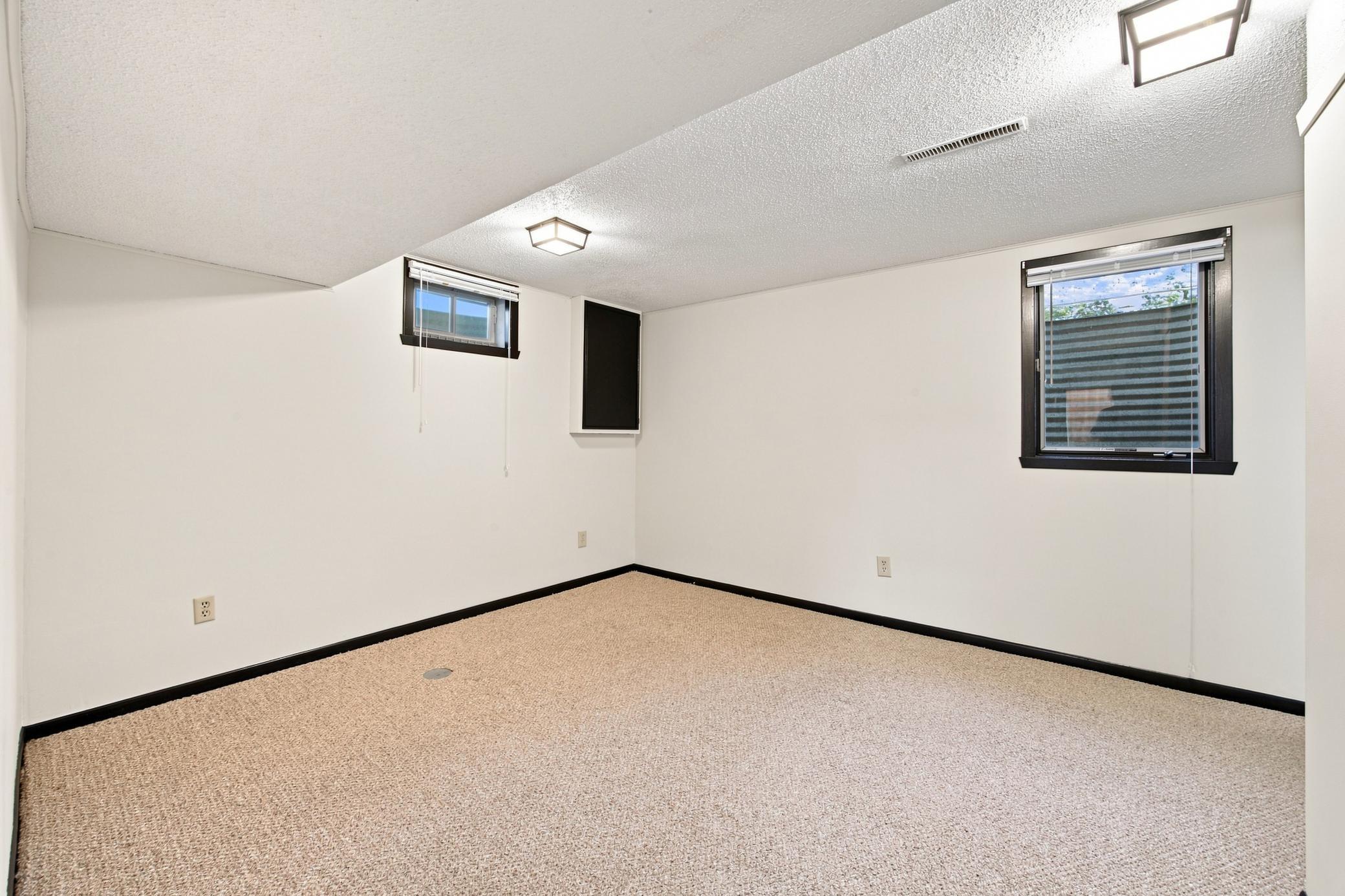1974 single family home for sale at 3657 River Drive S in Fargo, ND — 4 bed, 3 bath (photo 29 of 50)