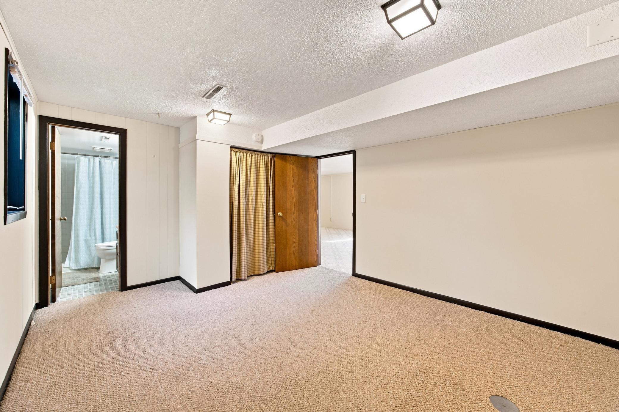 1974 single family home for sale at 3657 River Drive S in Fargo, ND — 4 bed, 3 bath (photo 30 of 50)