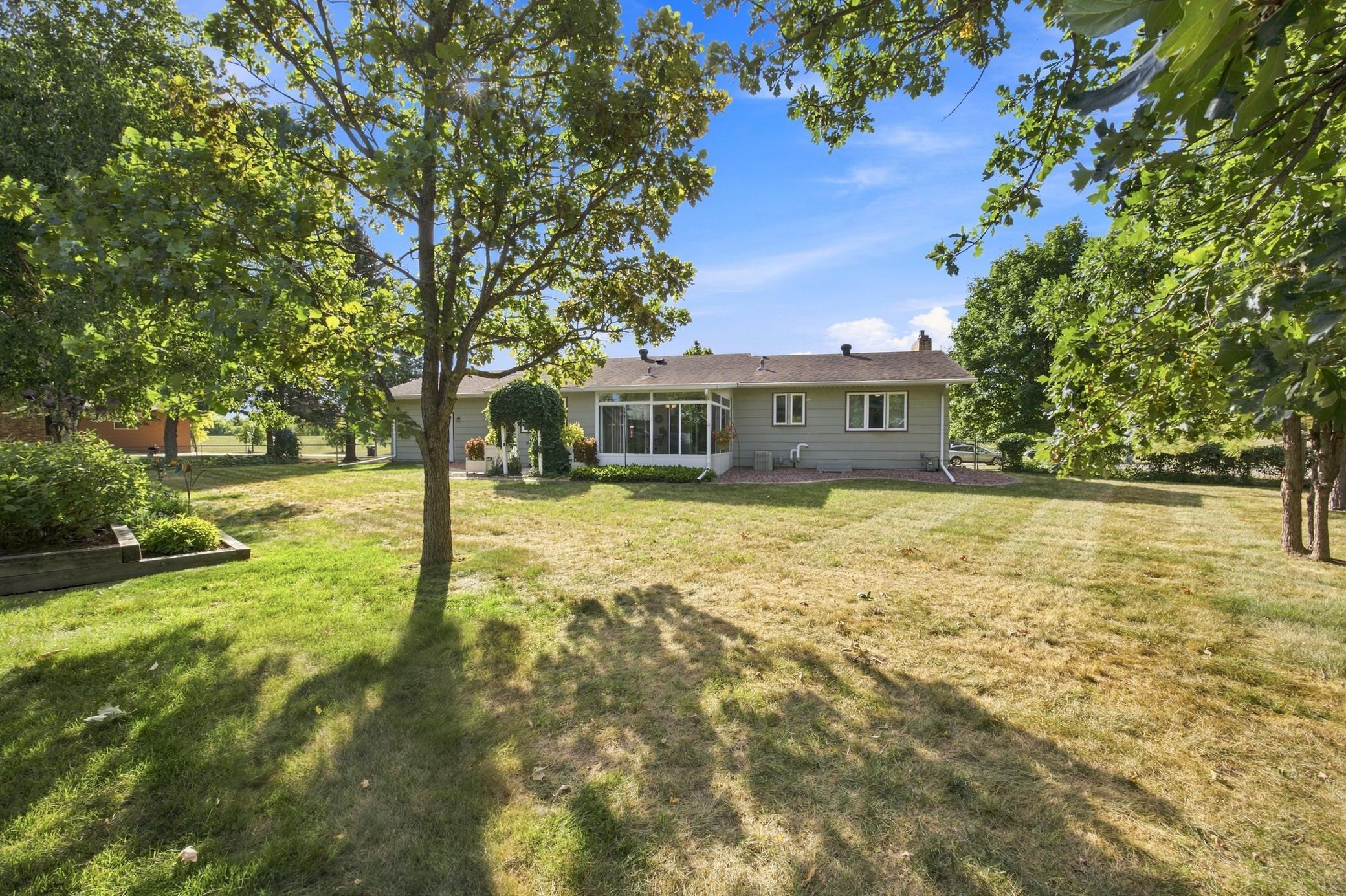 1974 single family home for sale at 3657 River Drive S in Fargo, ND — 4 bed, 3 bath (photo 35 of 50)