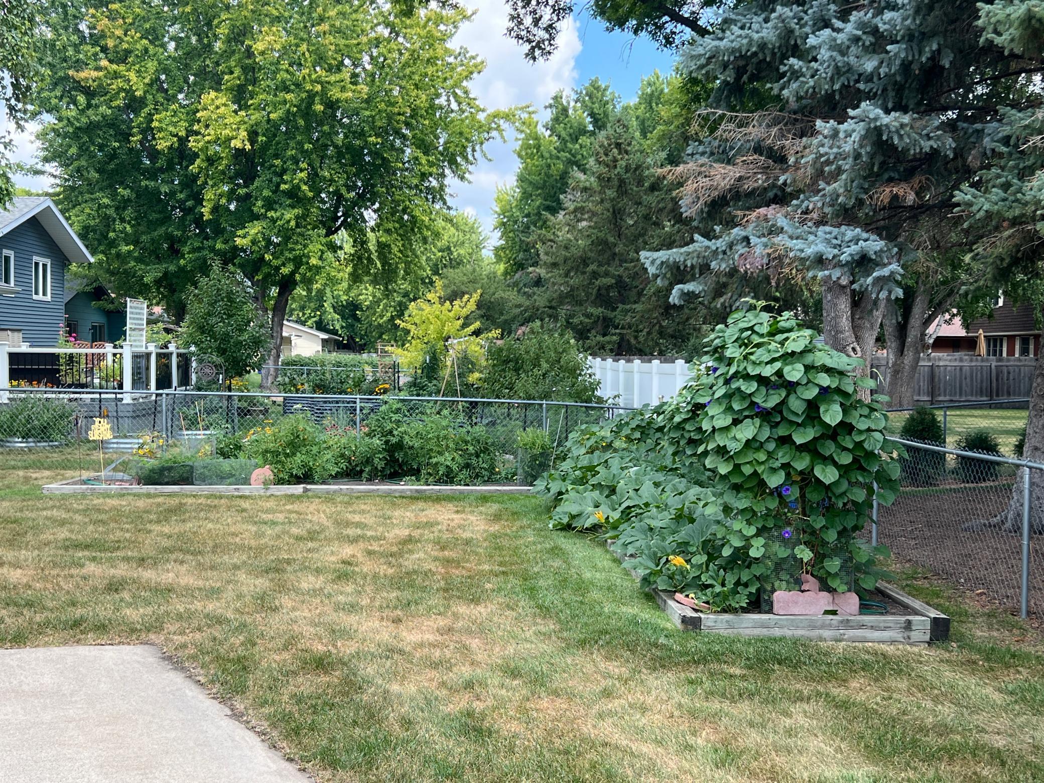 1974 single family home for sale at 3657 River Drive S in Fargo, ND — 4 bed, 3 bath (photo 39 of 50)