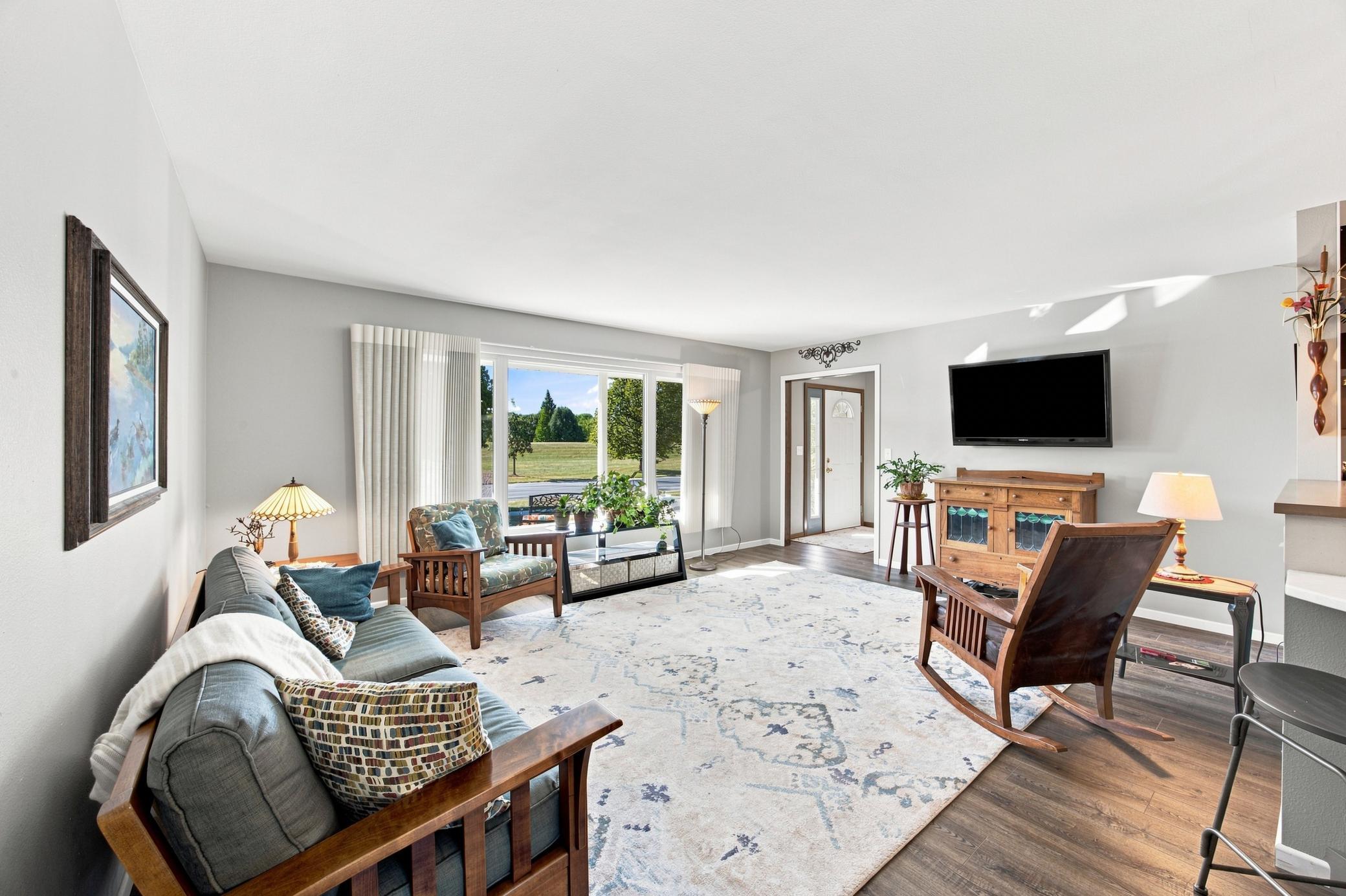 1974 single family home for sale at 3657 River Drive S in Fargo, ND — 4 bed, 3 bath (photo 6 of 50)