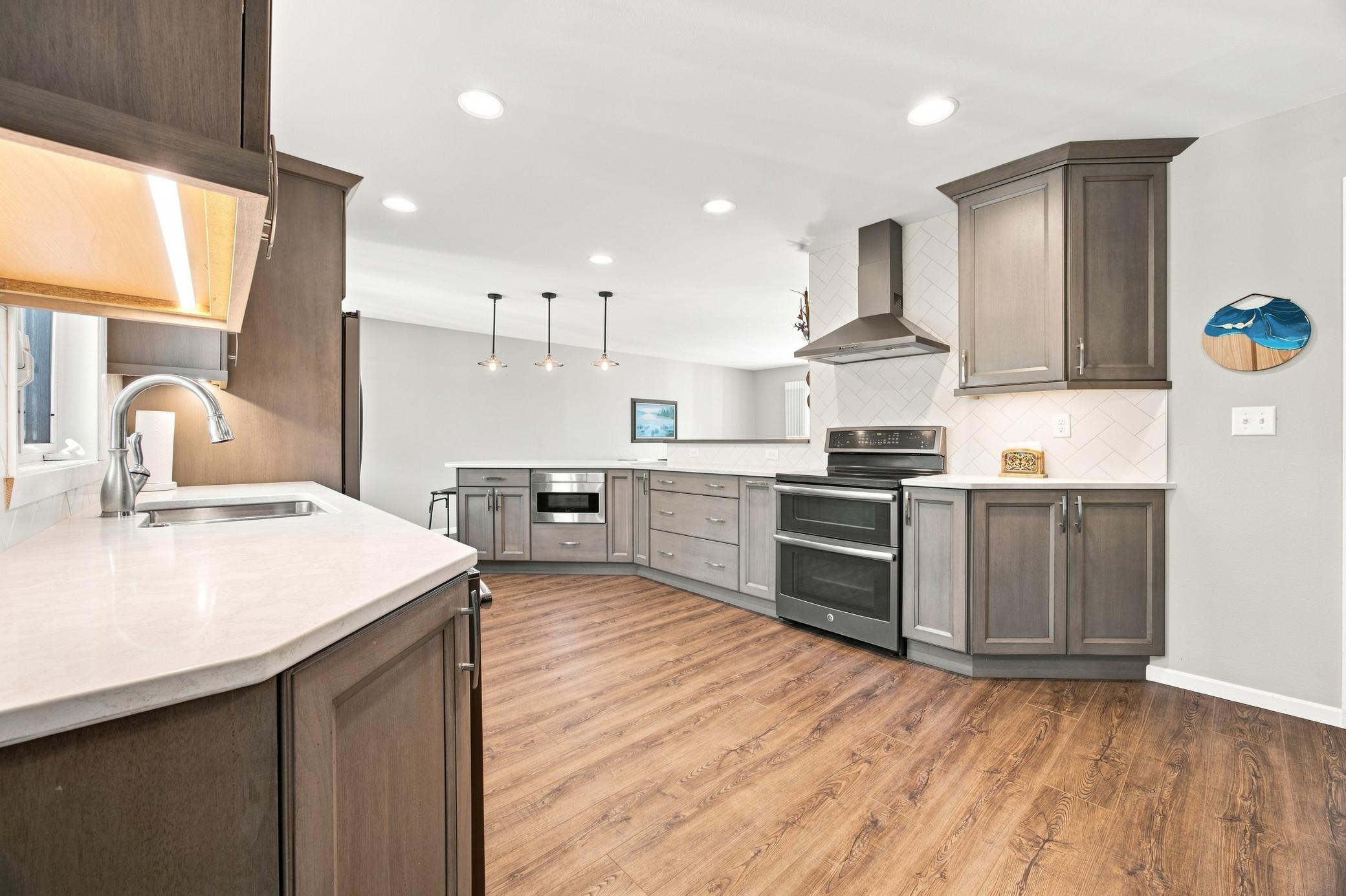 1974 single family home for sale at 3657 River Drive S in Fargo, ND — 4 bed, 3 bath (photo 10 of 50)
