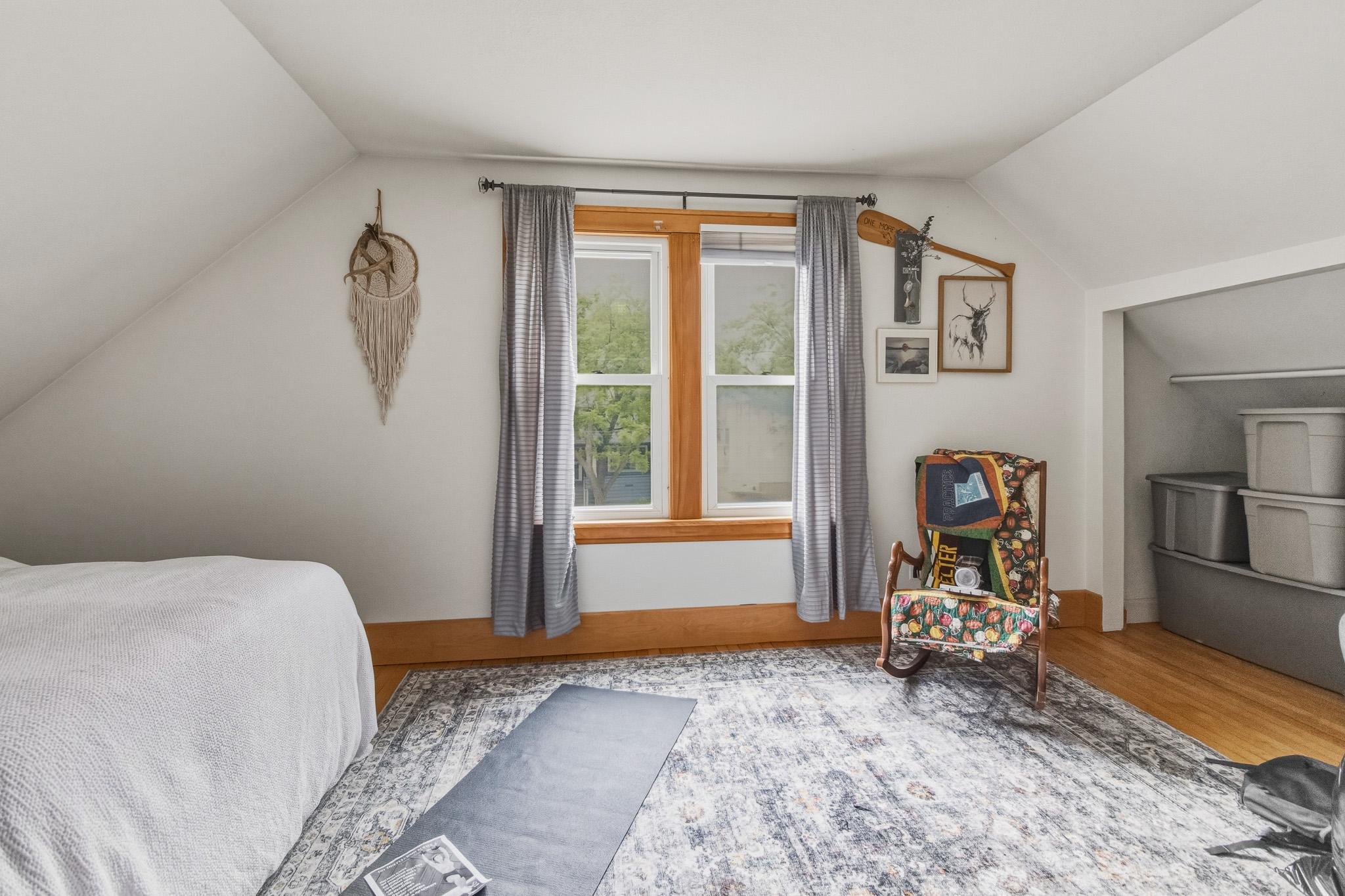 1916 single family home for sale at 1035 12th Street N in Fargo, ND — 3 bed, 2 bath (photo 10 of 18)