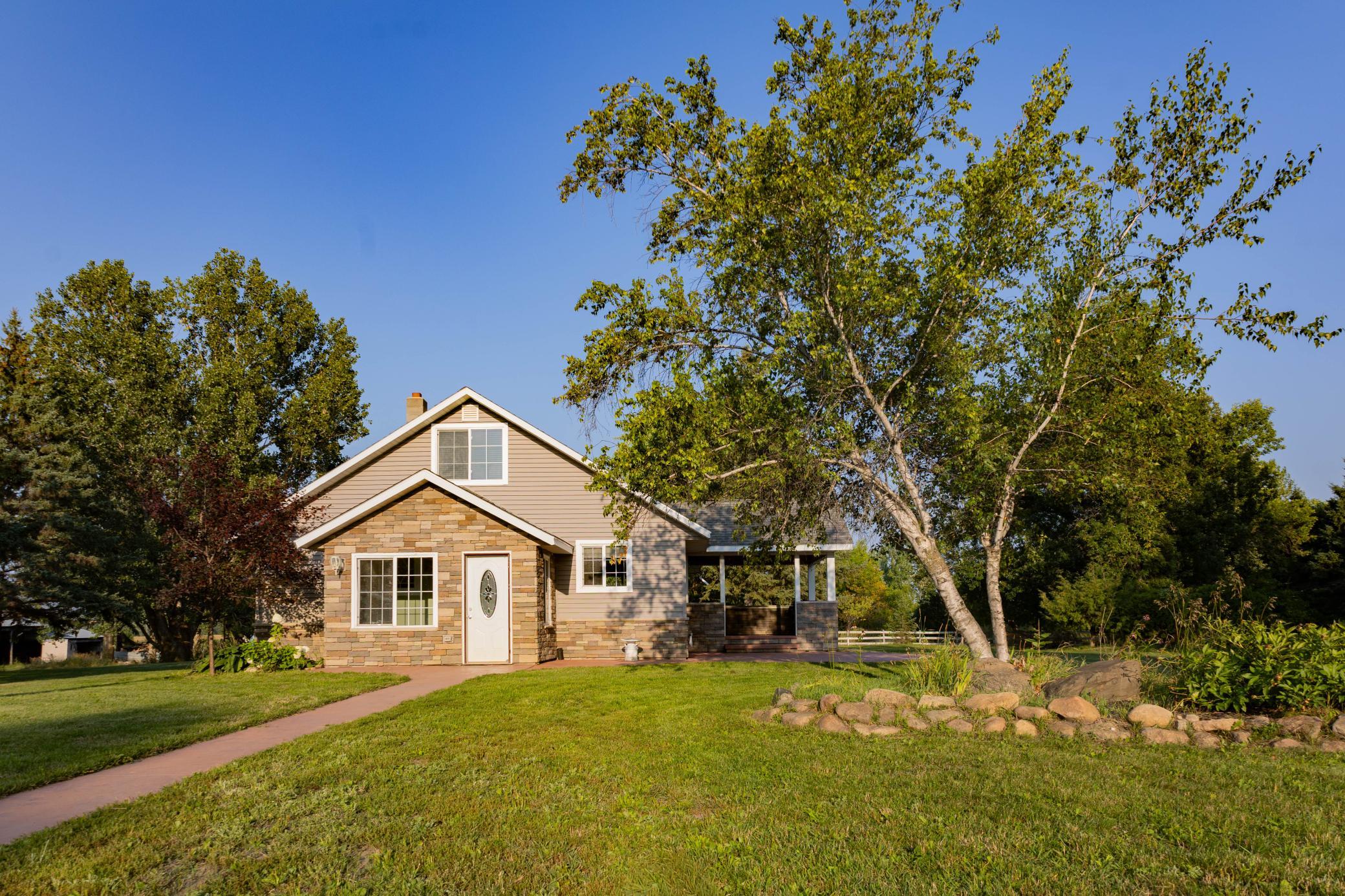 1961 single family home for sale at 36808 550th Avenue in New York Mills, MN — 3 bed, 1 bath (photo 4 of 56)