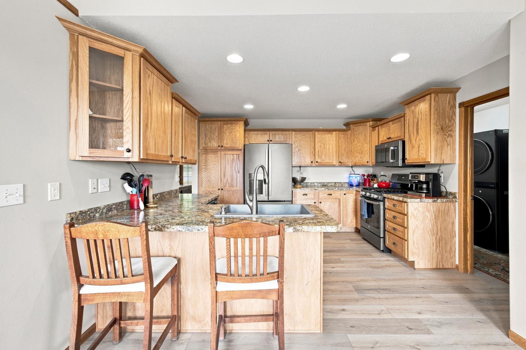 2006 single family home for sale at 3848 16th Street S in Moorhead, MN — 5 bed, 3 bath (photo 13 of 45)