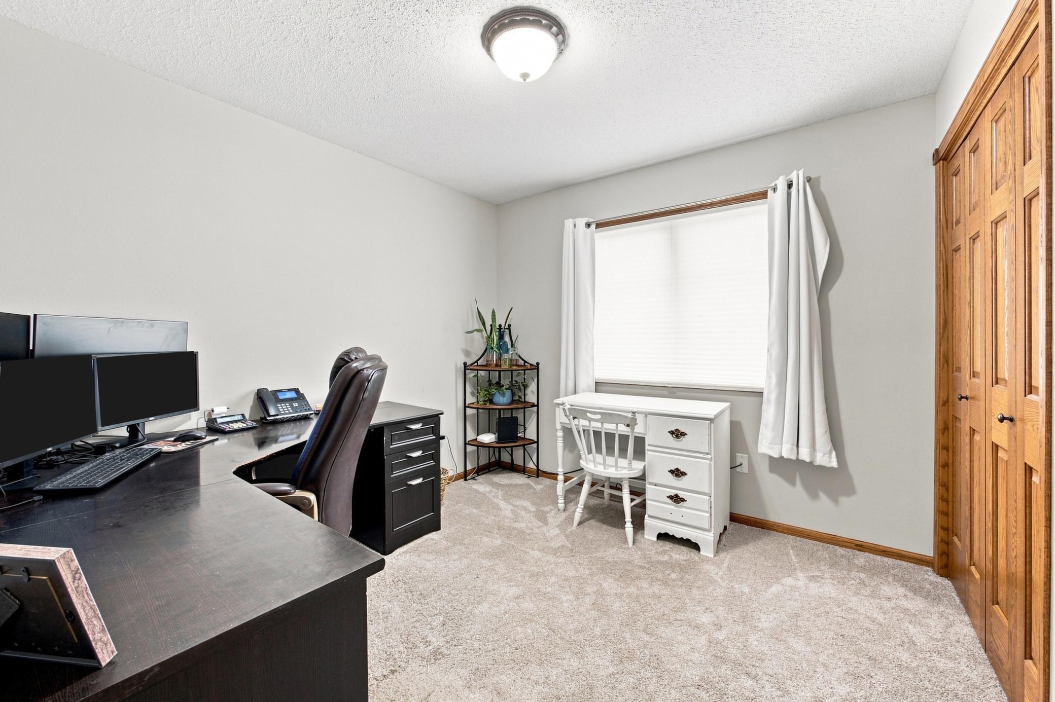 2006 single family home for sale at 3848 16th Street S in Moorhead, MN — 5 bed, 3 bath (photo 27 of 45)
