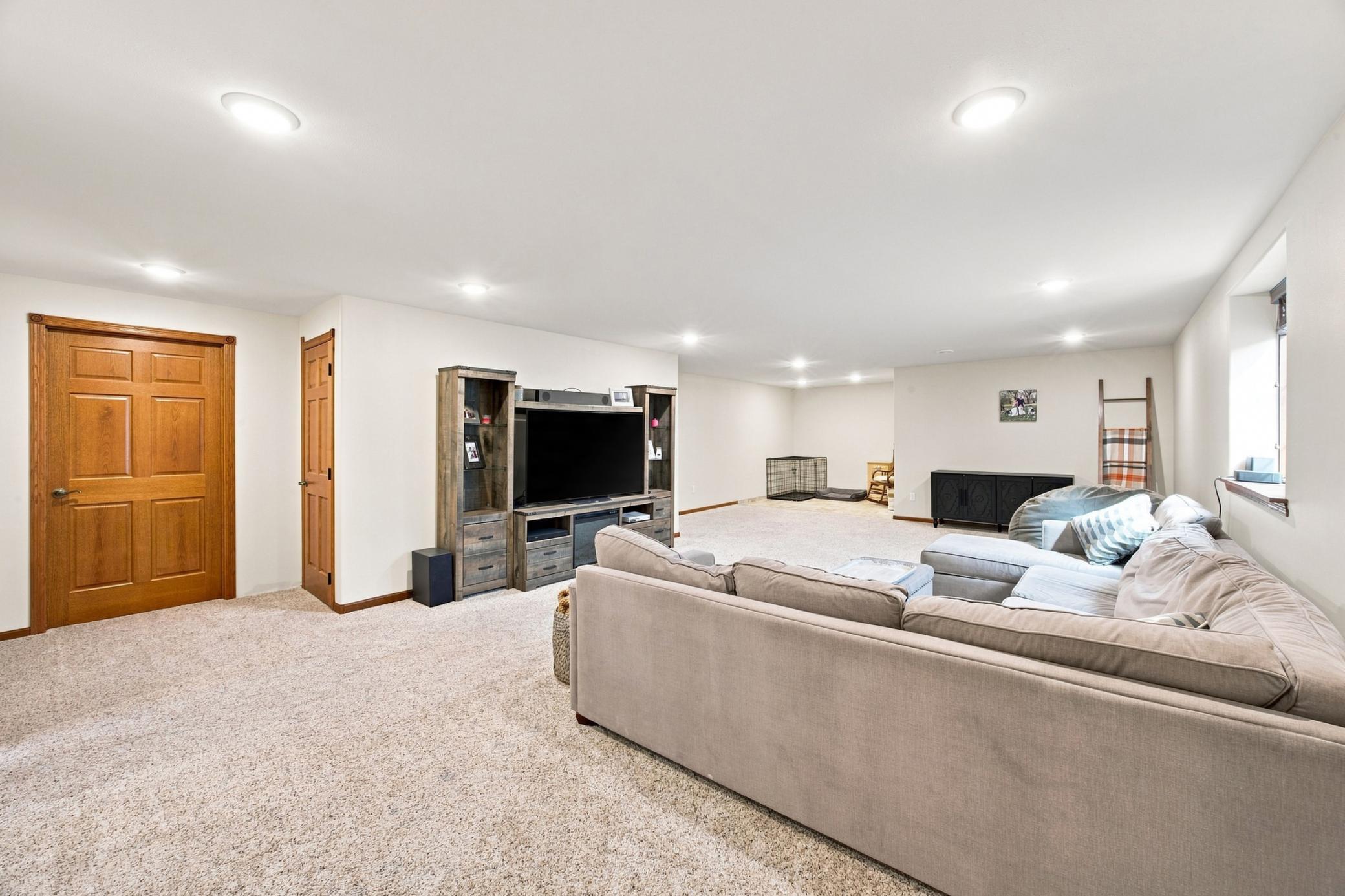2006 single family home for sale at 3848 16th Street S in Moorhead, MN — 5 bed, 3 bath (photo 35 of 45)