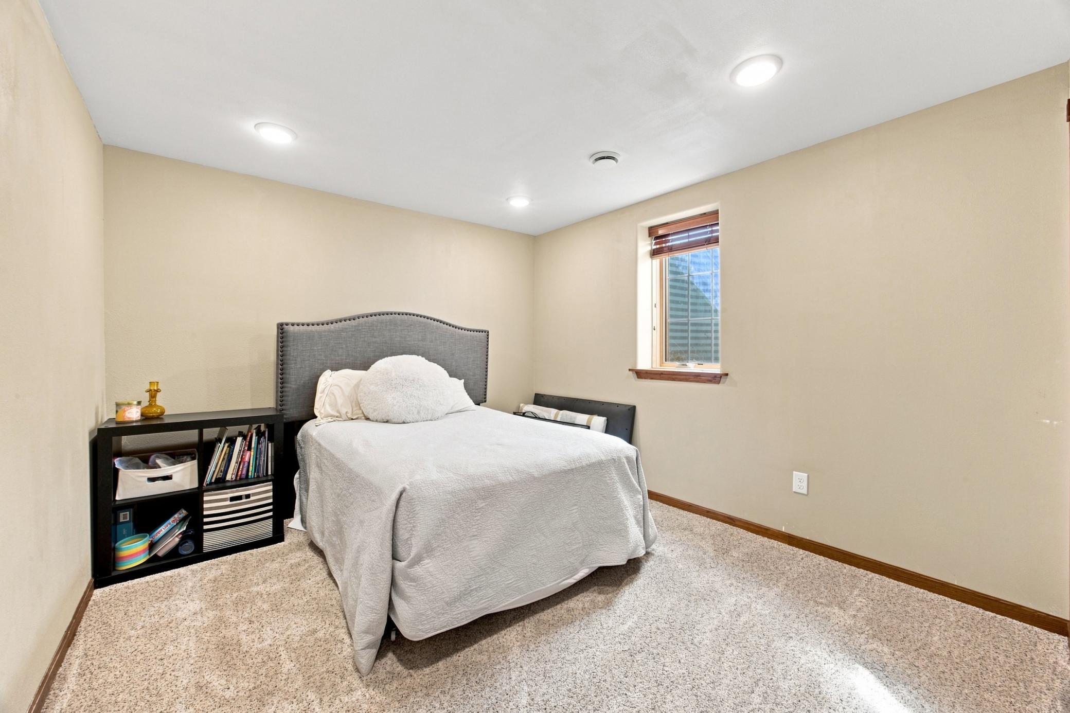 2006 single family home for sale at 3848 16th Street S in Moorhead, MN — 5 bed, 3 bath (photo 39 of 45)