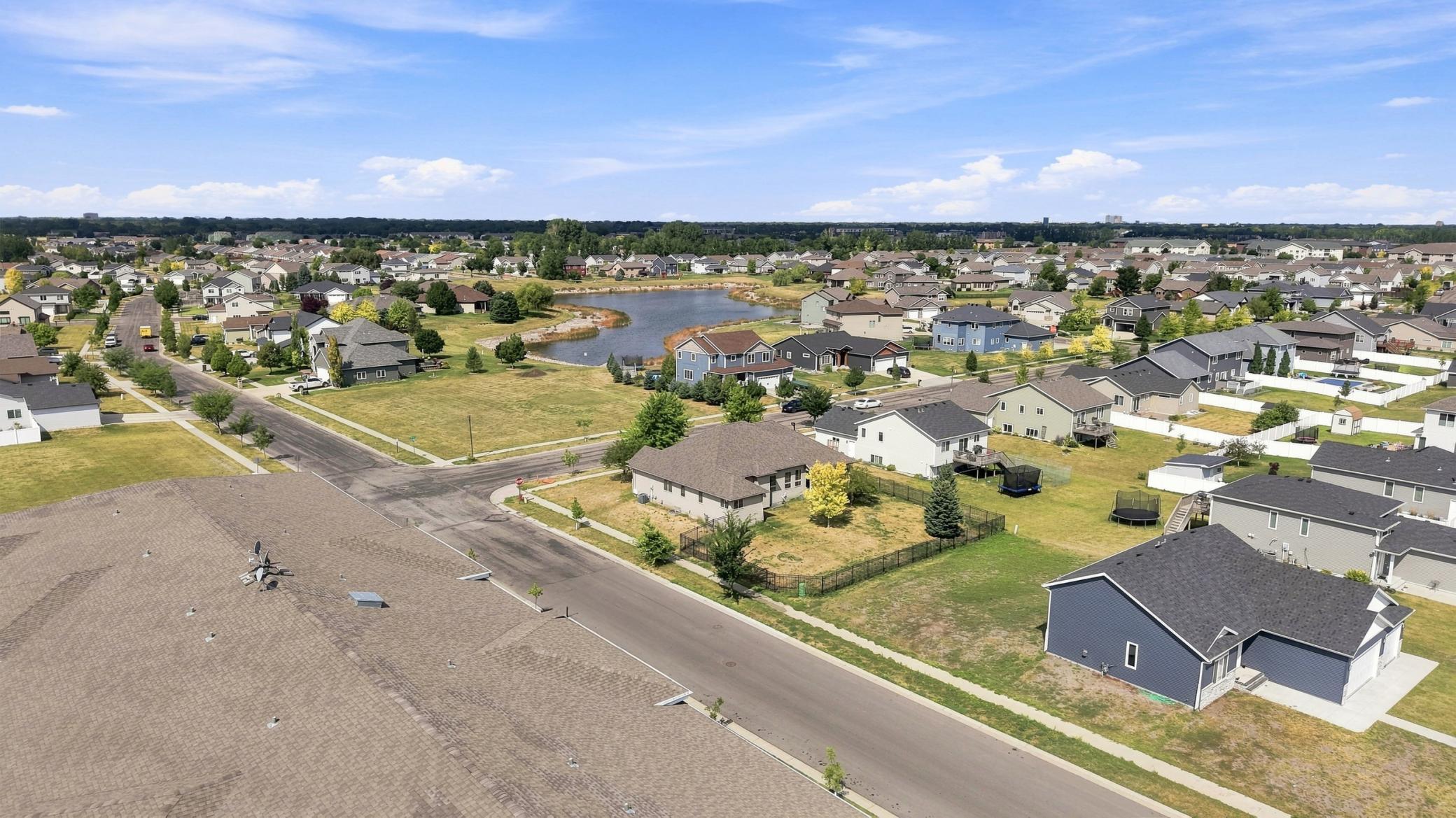 2006 single family home for sale at 3848 16th Street S in Moorhead, MN — 5 bed, 3 bath (photo 44 of 45)
