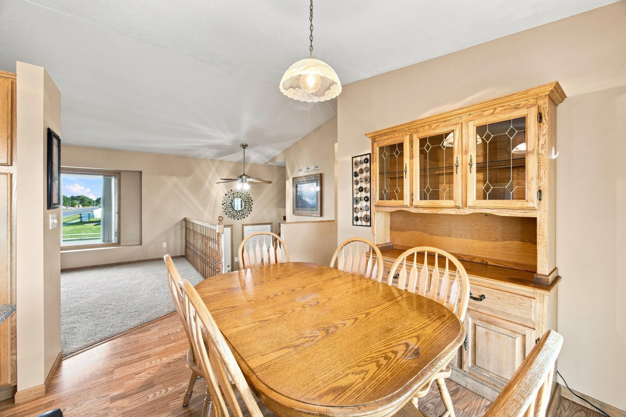 1998 single family home for sale at 5164 10th Avenue S in Fargo, ND — 4 bed, 2 bath (photo 11 of 38)