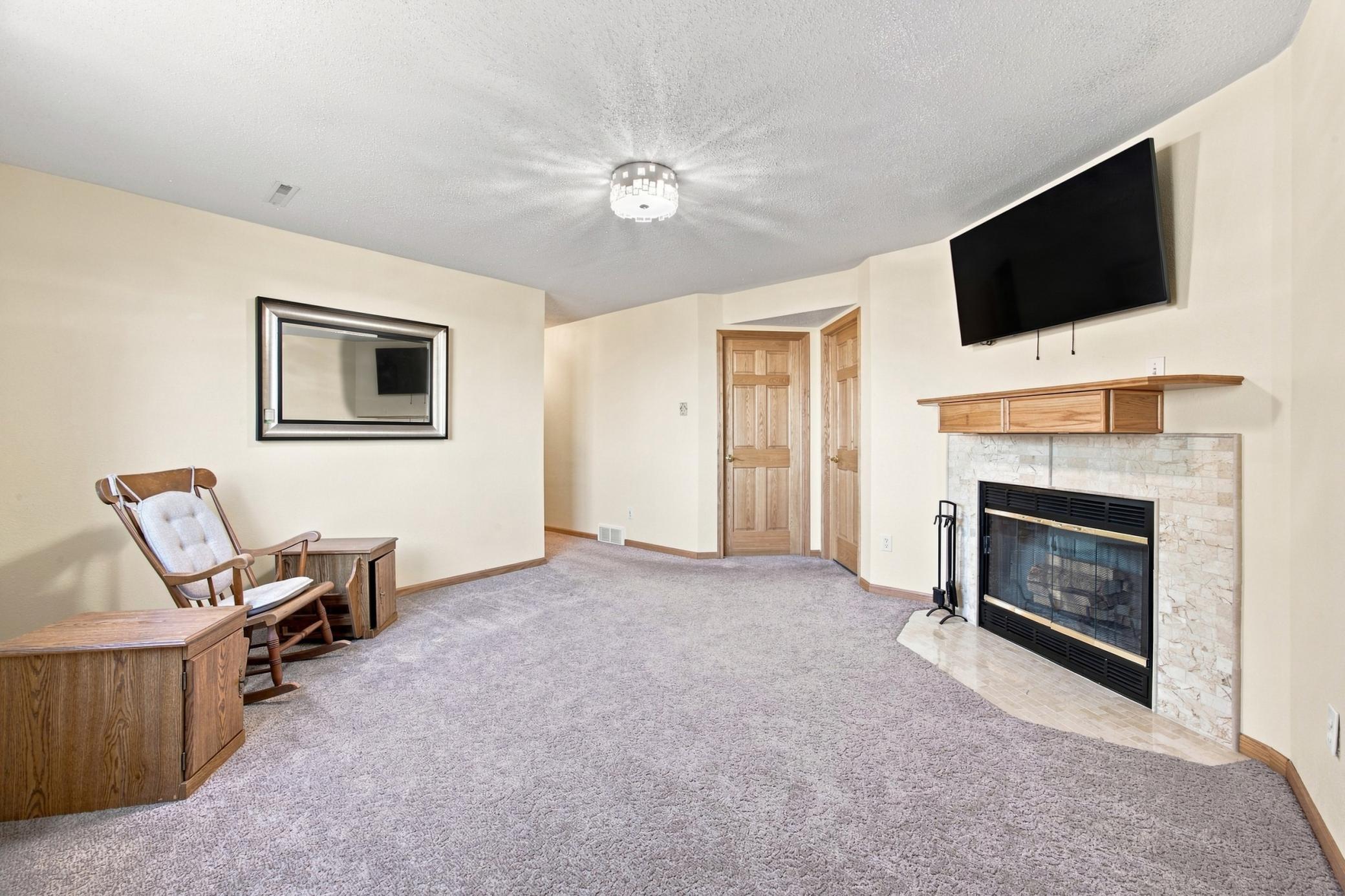 1998 single family home for sale at 5164 10th Avenue S in Fargo, ND — 4 bed, 2 bath (photo 18 of 38)