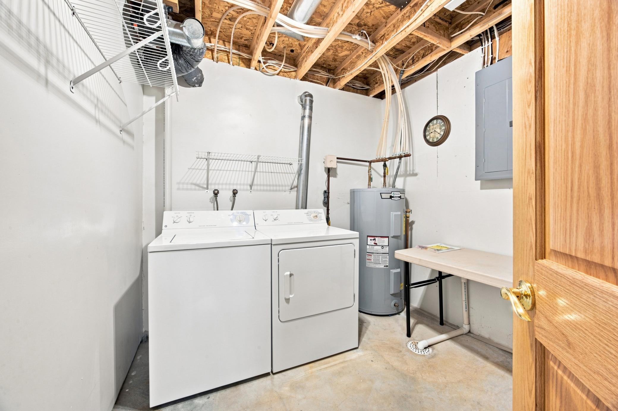 1998 single family home for sale at 5164 10th Avenue S in Fargo, ND — 4 bed, 2 bath (photo 24 of 38)